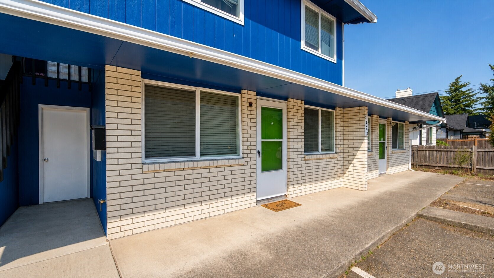 7428 S Puget Sound Avenue 1-3 Property Photo 3