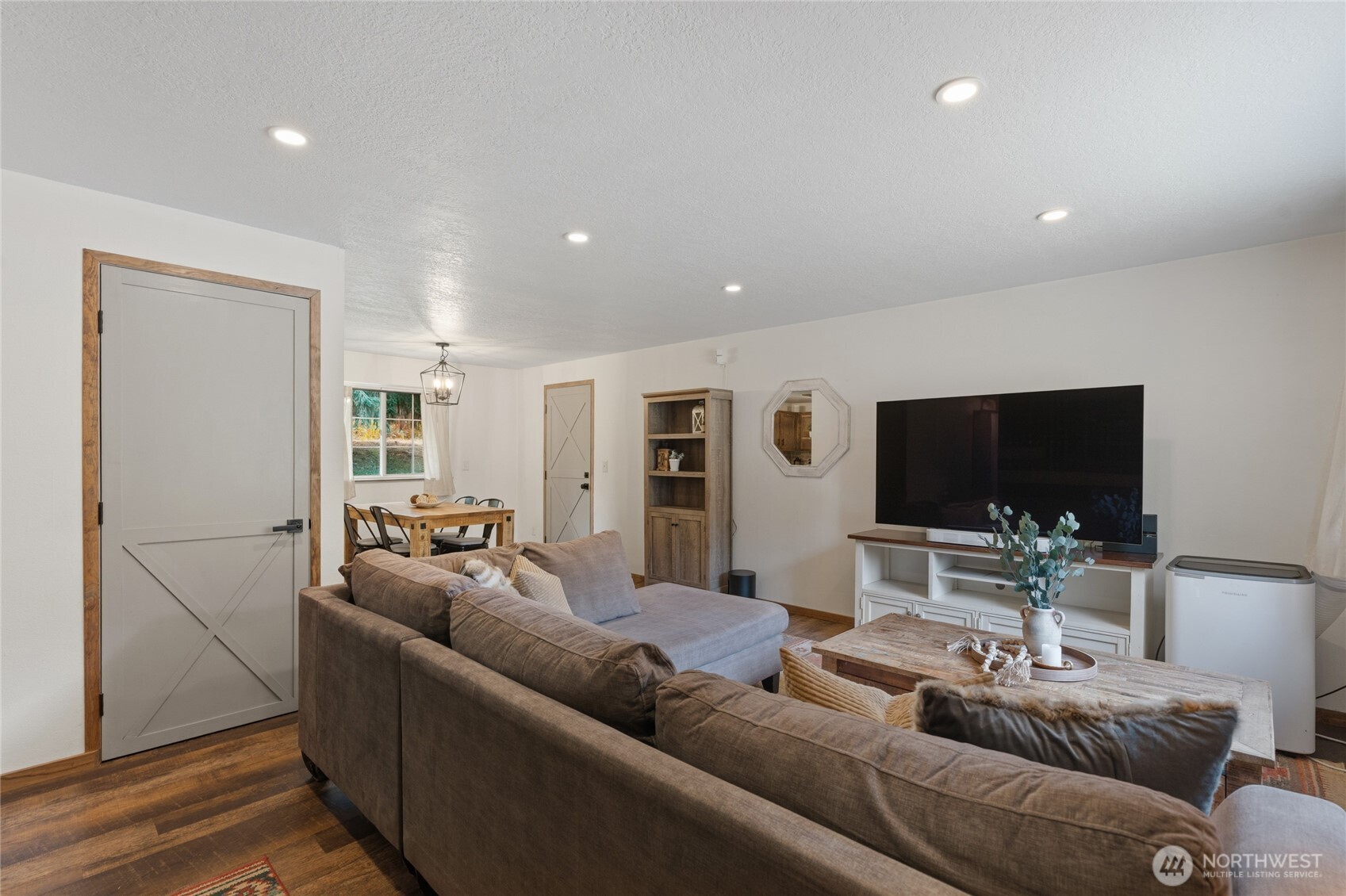 9335 Meridian Court Property Photo 4