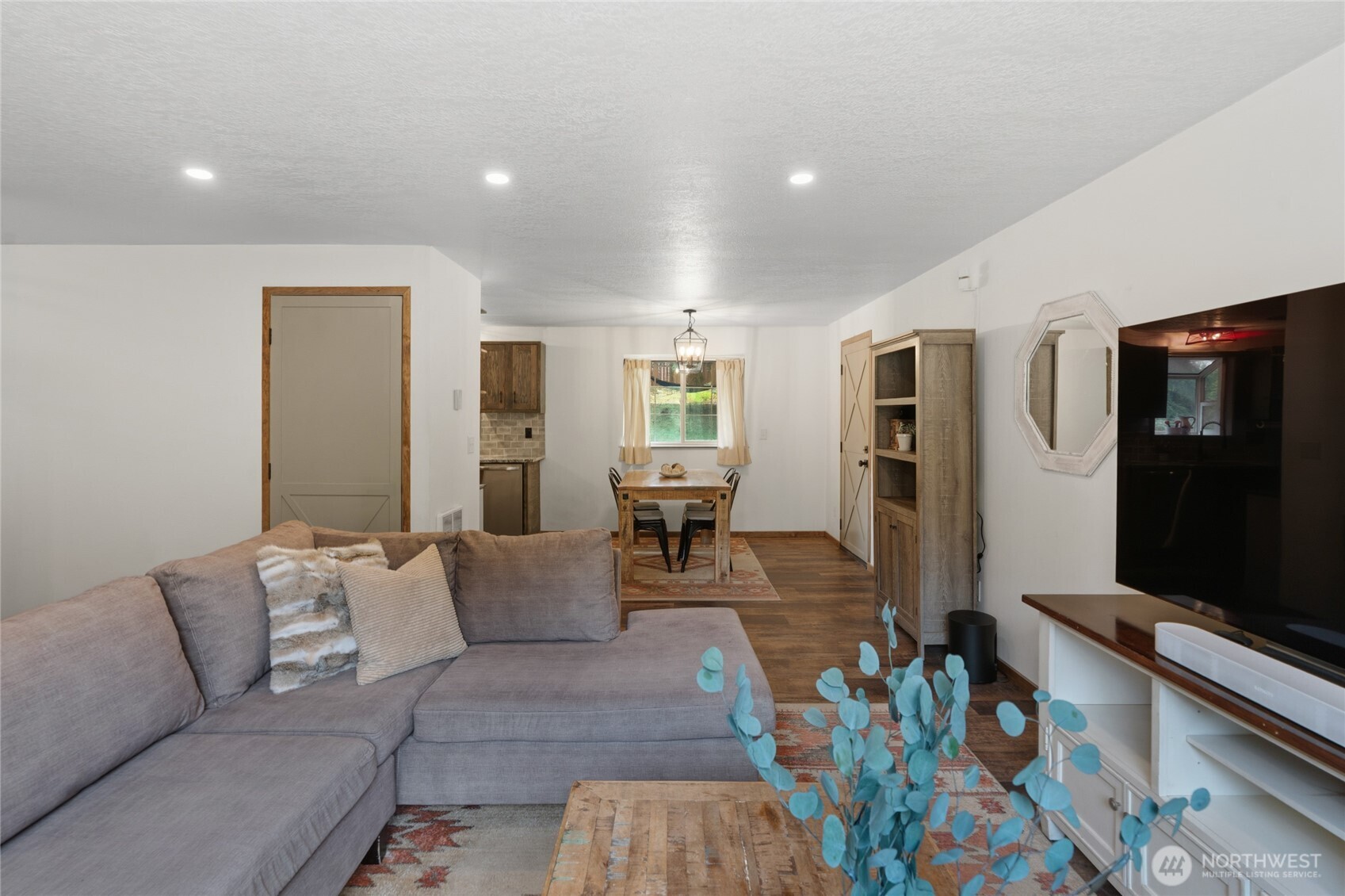 9335 Meridian Court Property Photo 10