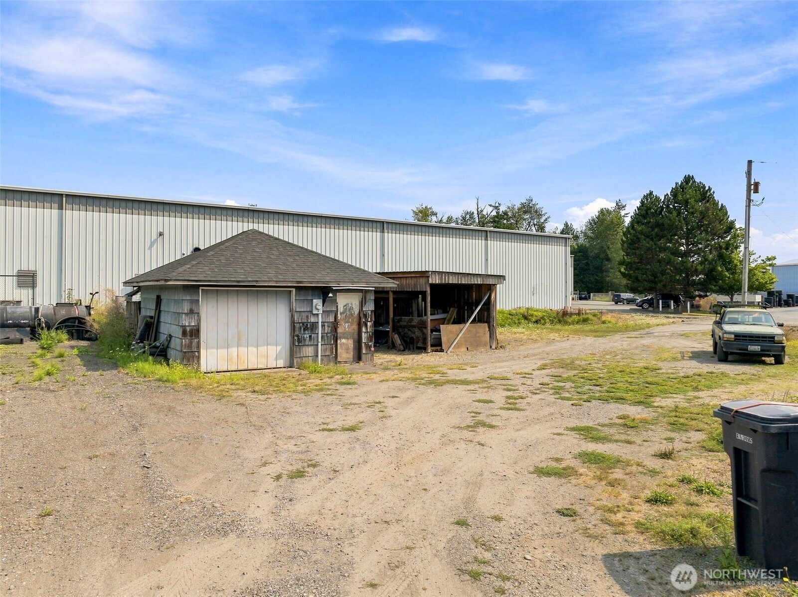 1642 3rd Street Property Photo 3
