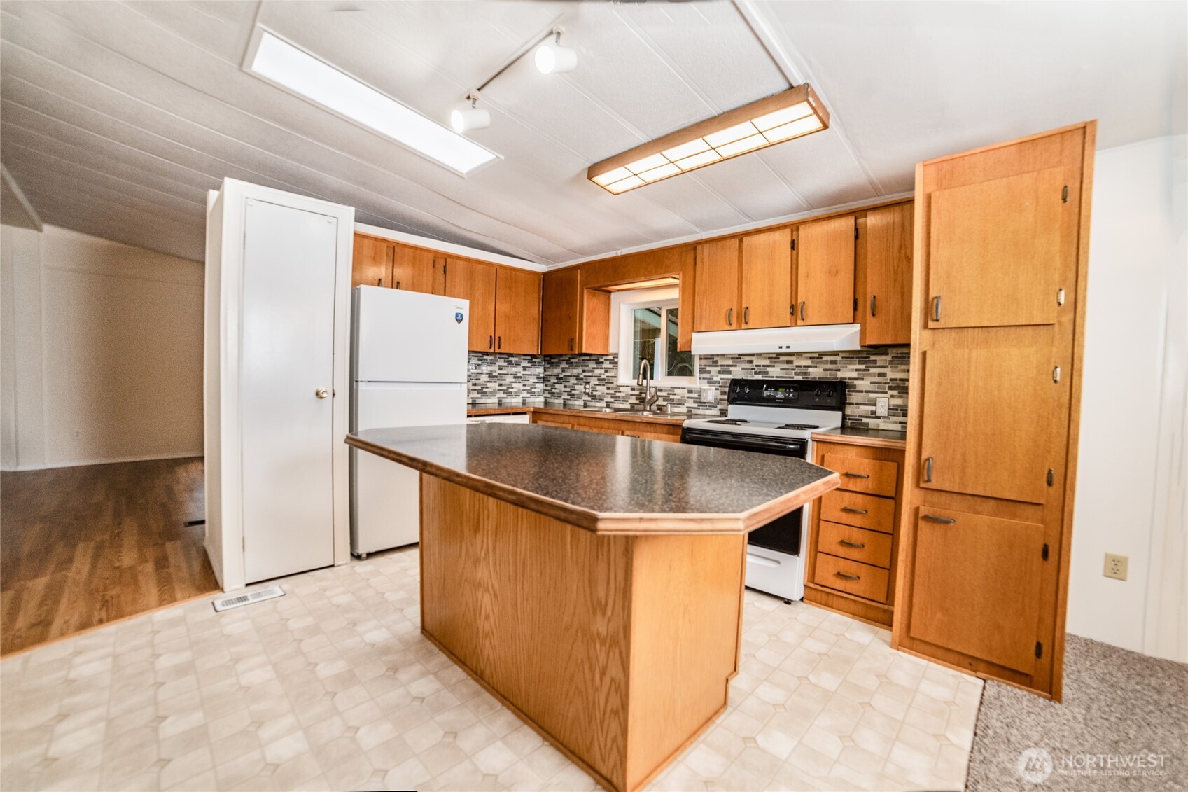9251 Olalla Valley Road Property Photo 14