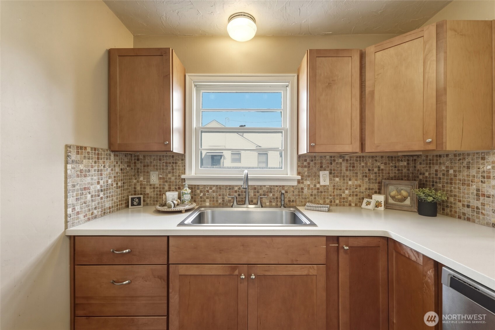 404 N Division Street Property Photo 11