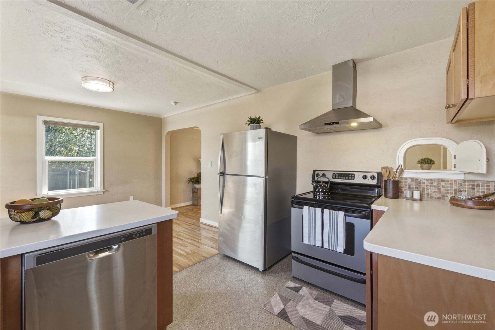 404 N Division Street Property Photo 12