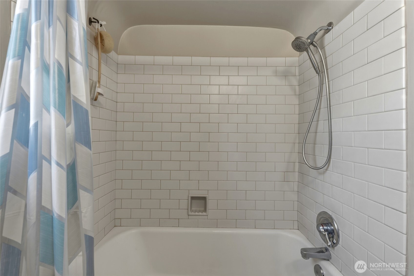 404 N Division Street Property Photo 17
