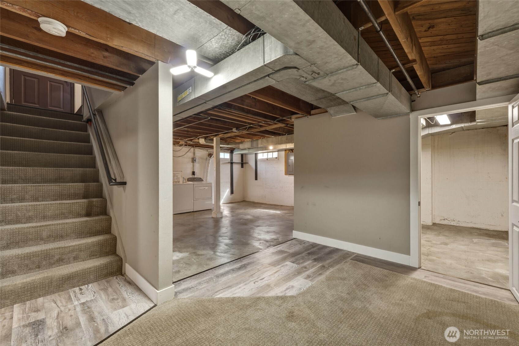 404 N Division Street Property Photo 24