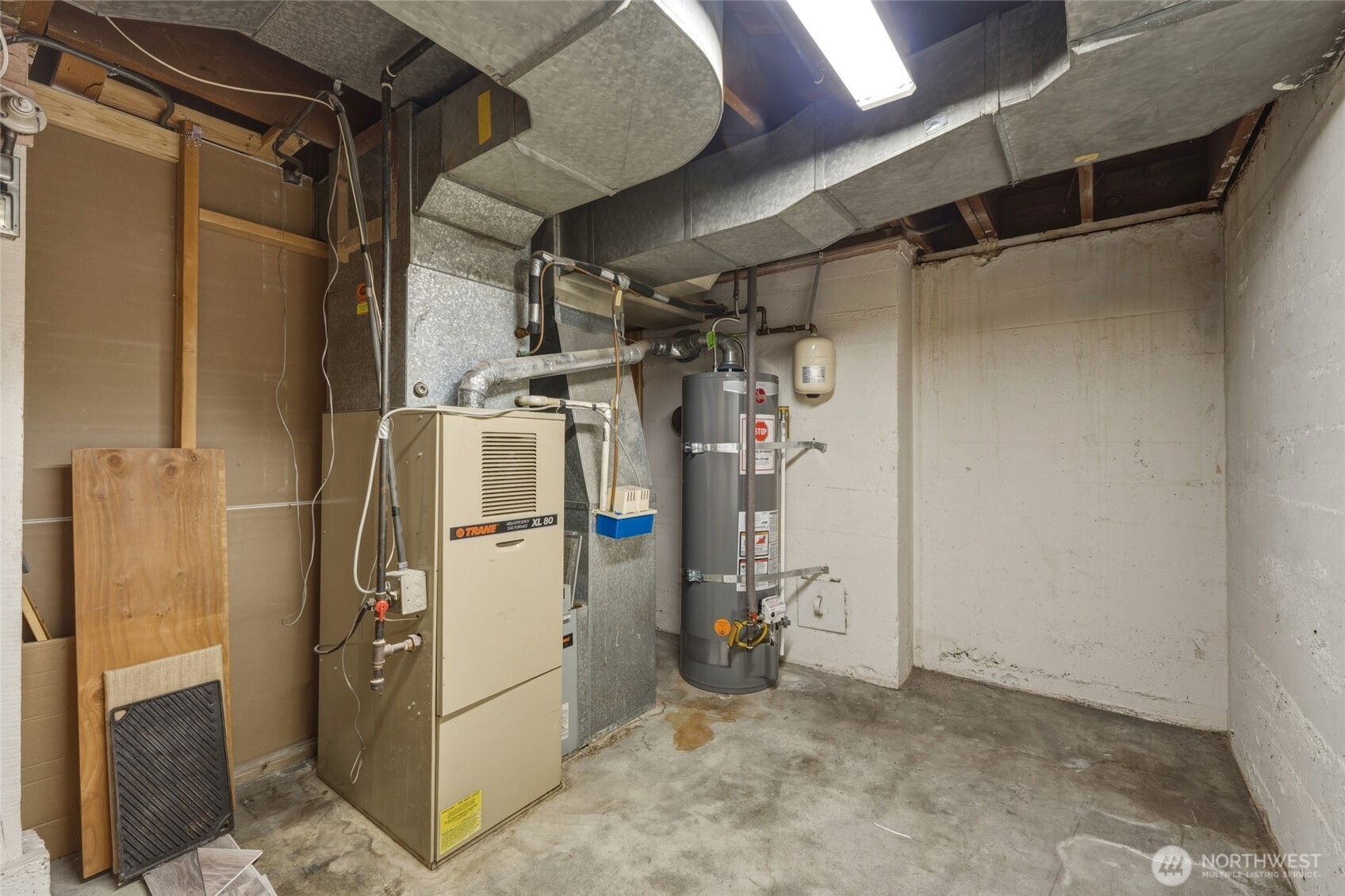 404 N Division Street Property Photo 26