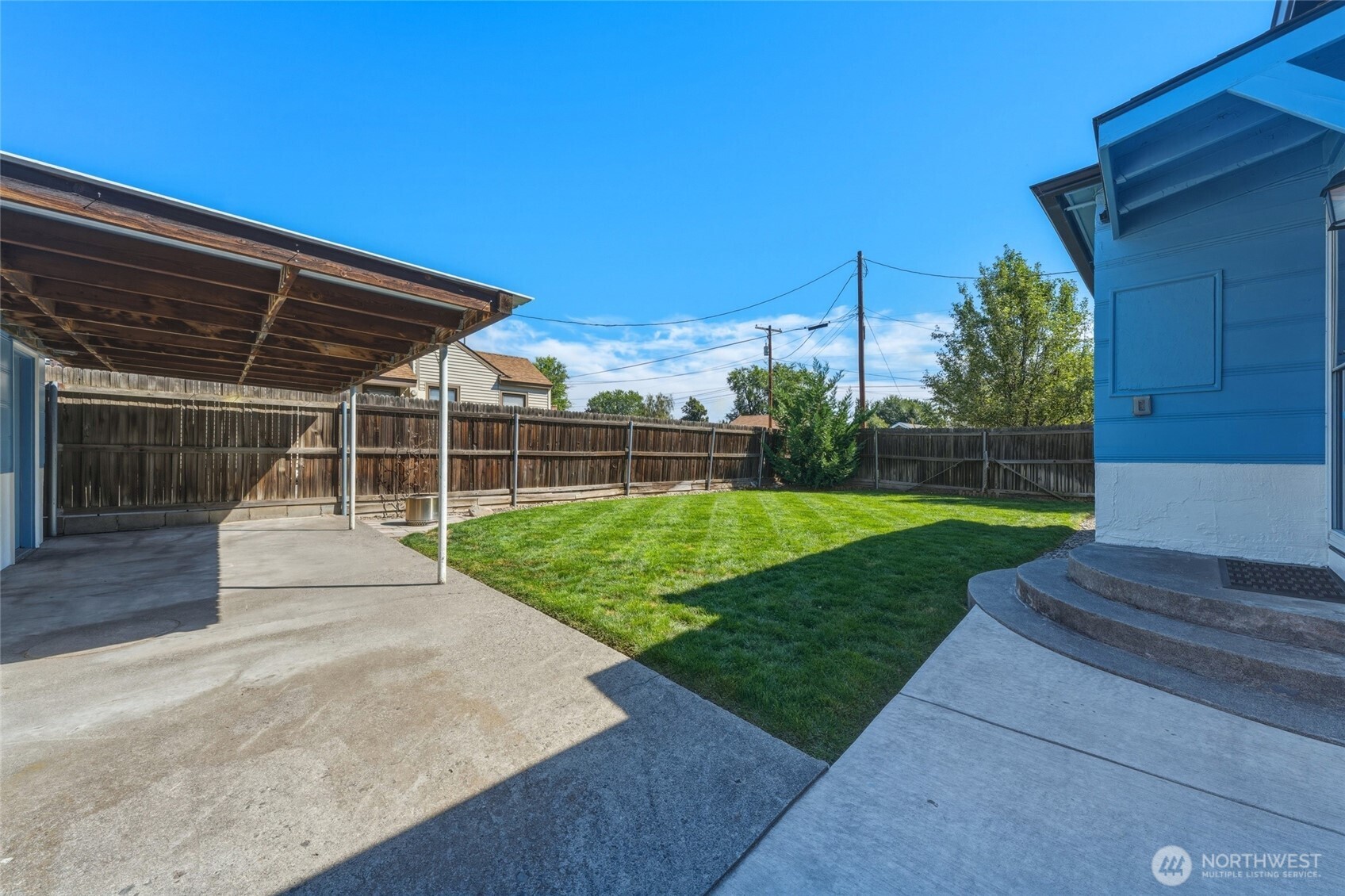 404 N Division Street Property Photo 29