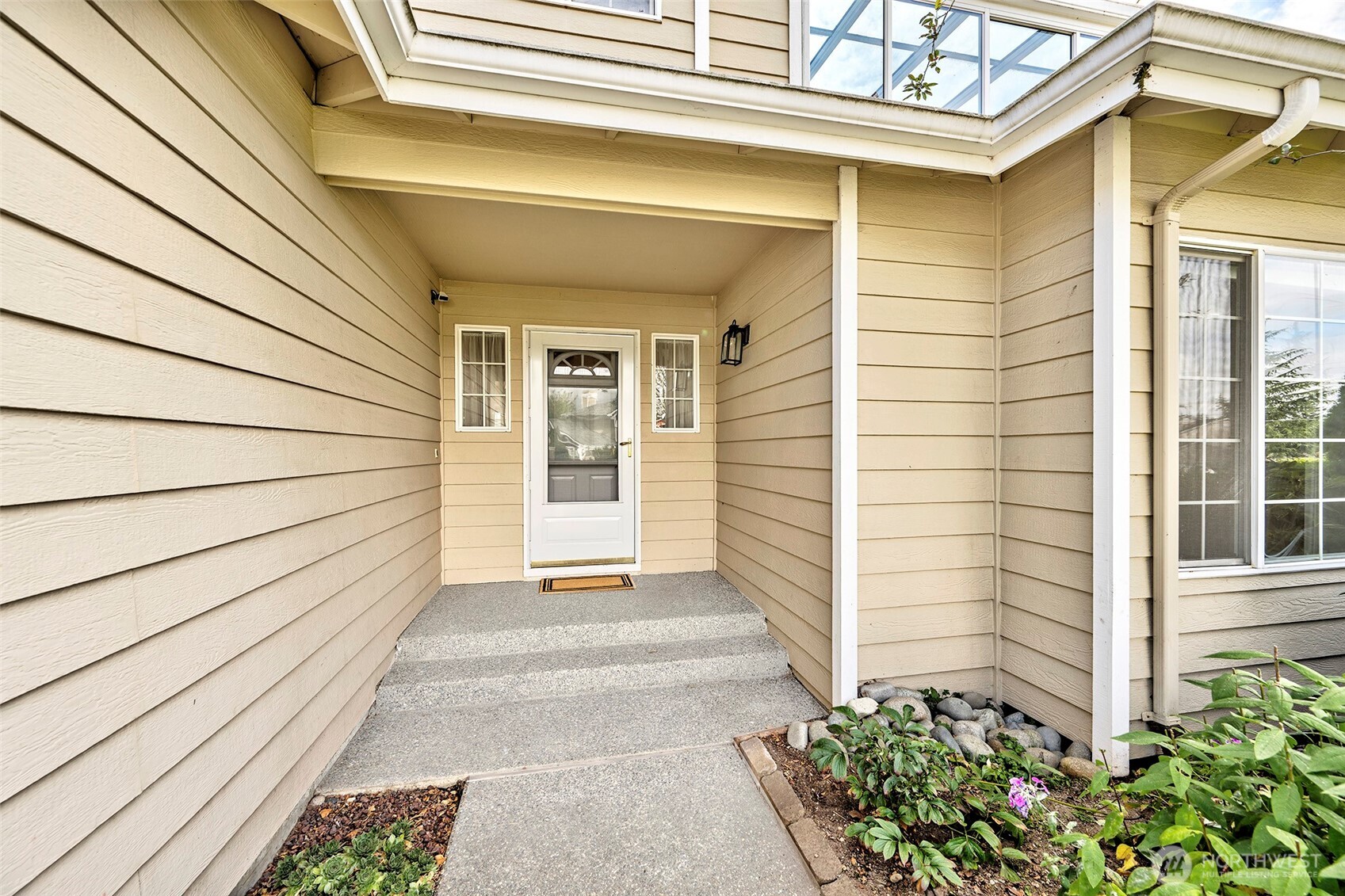 637 Washington Place Property Photo 3