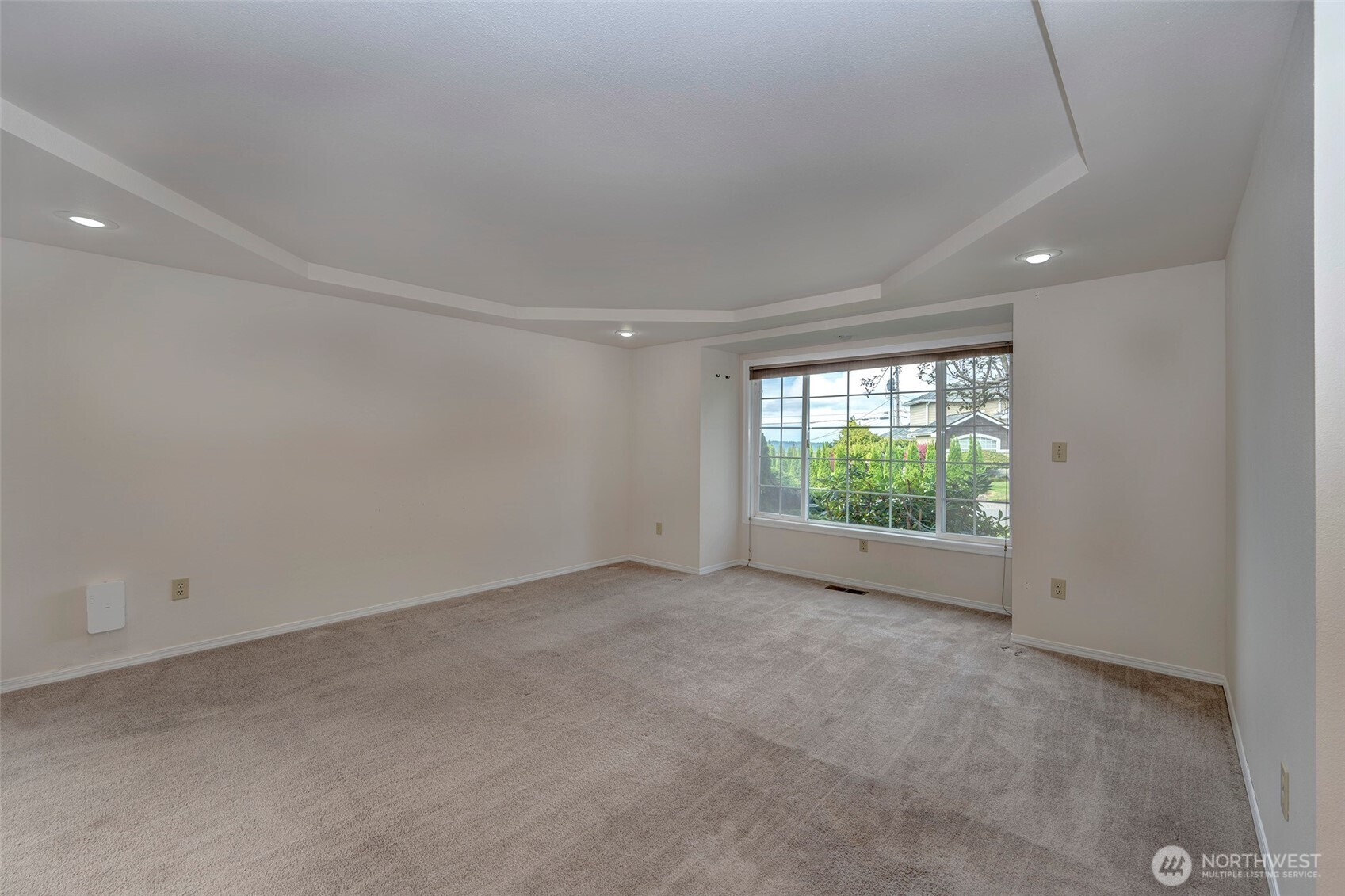 637 Washington Place Property Photo 6