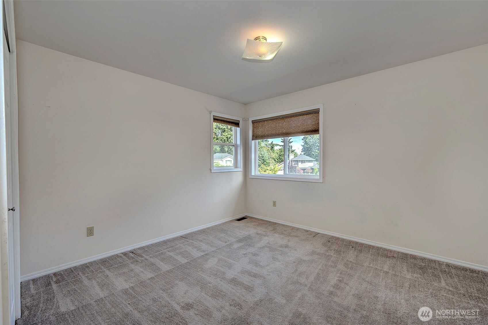 637 Washington Place Property Photo 23
