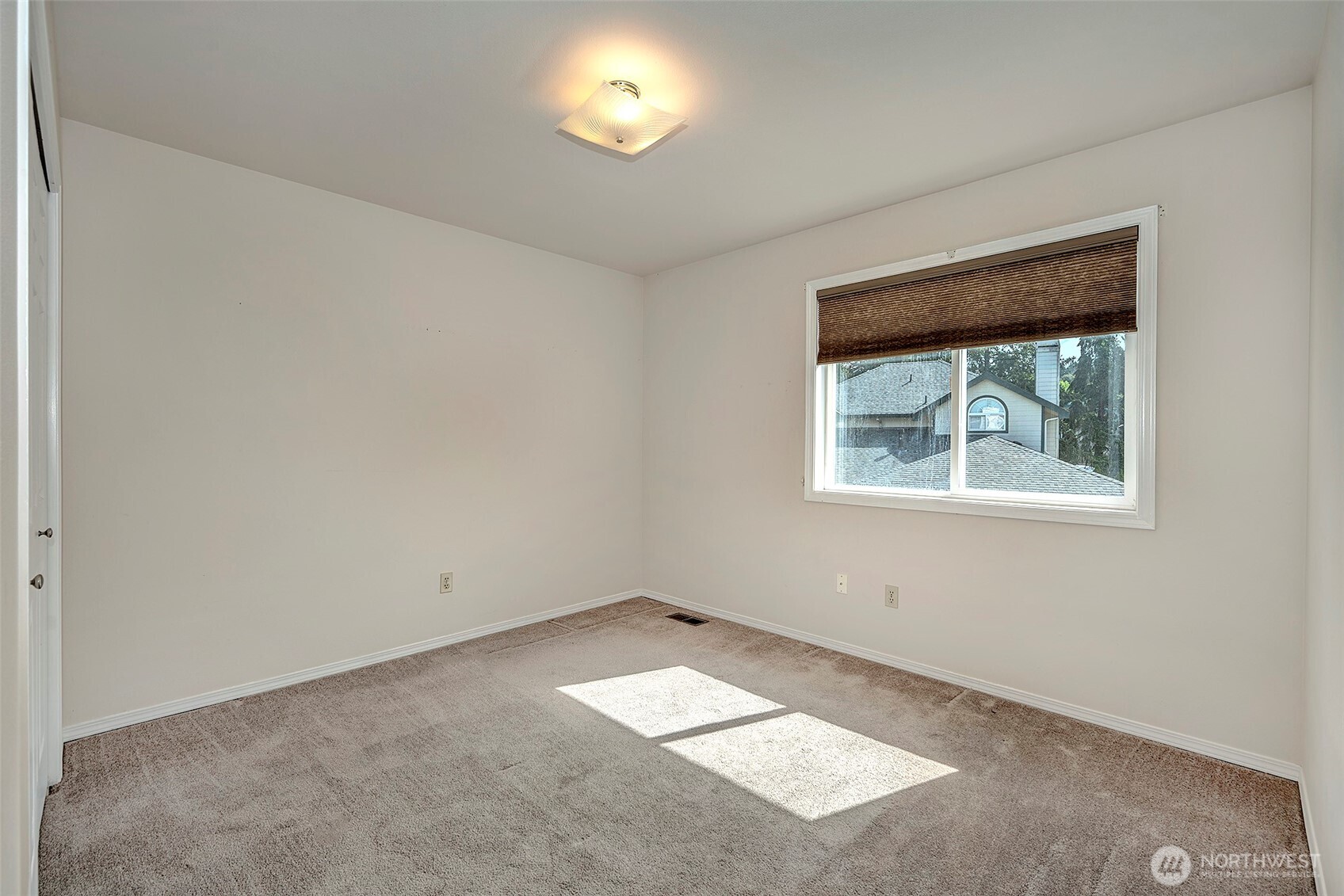 637 Washington Place Property Photo 24