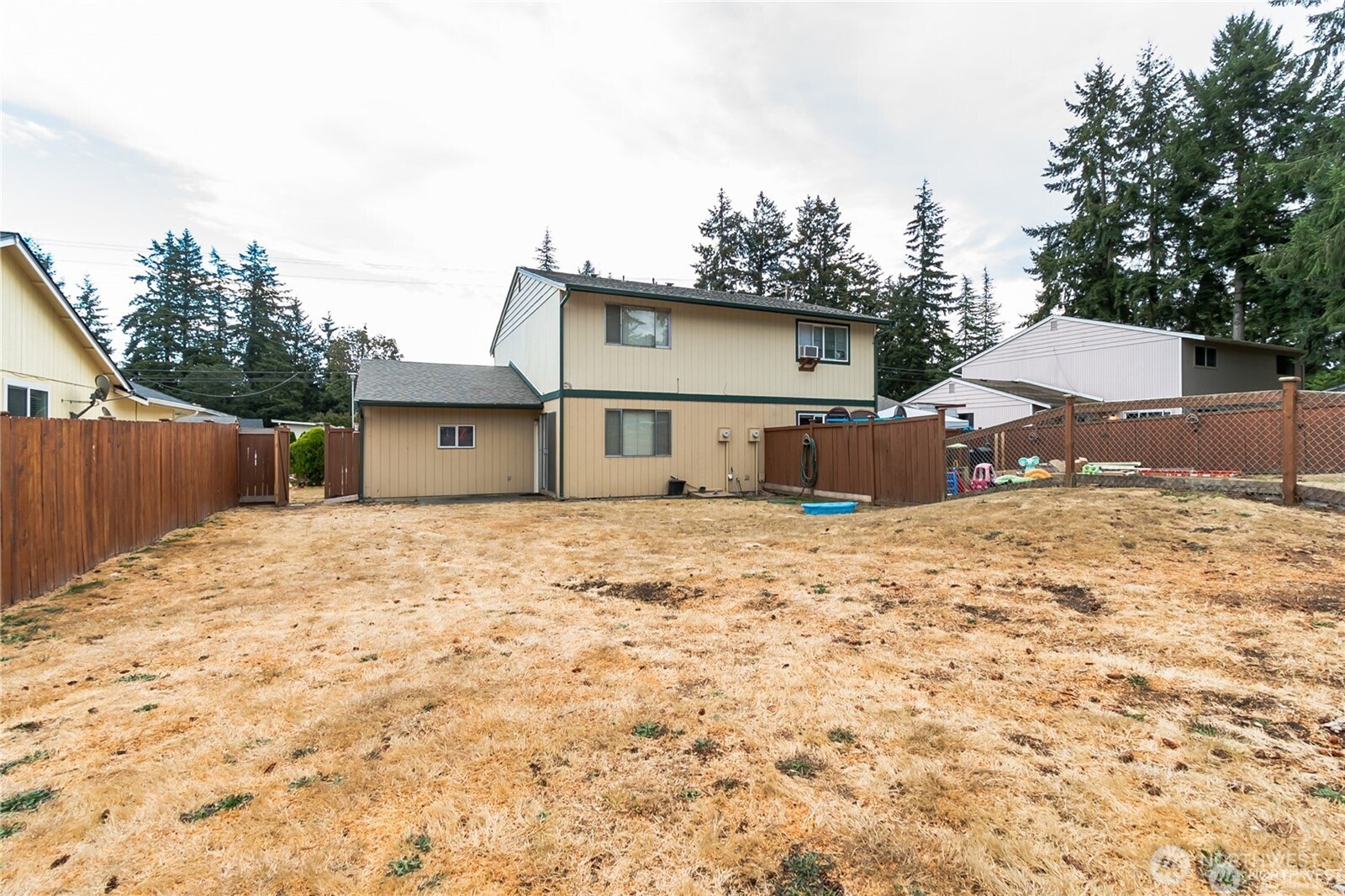 1327 Horne Street Property Photo 4