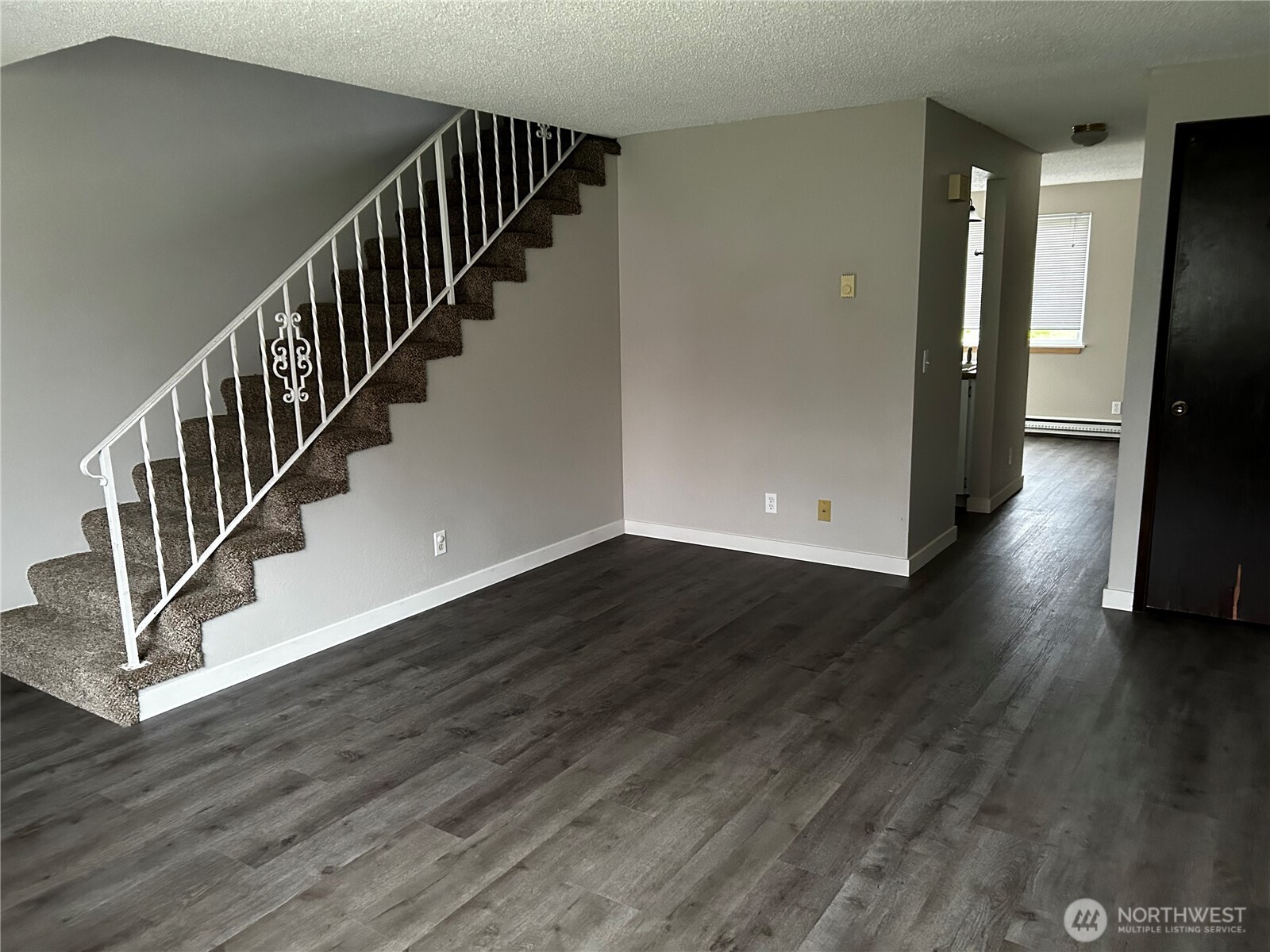 1327 Horne Street Property Photo 5