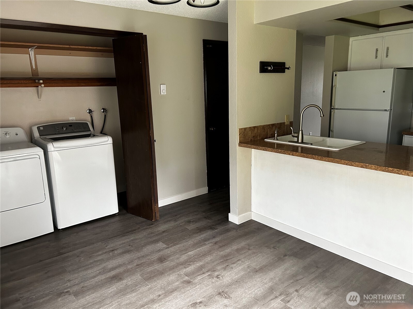 1327 Horne Street Property Photo 6