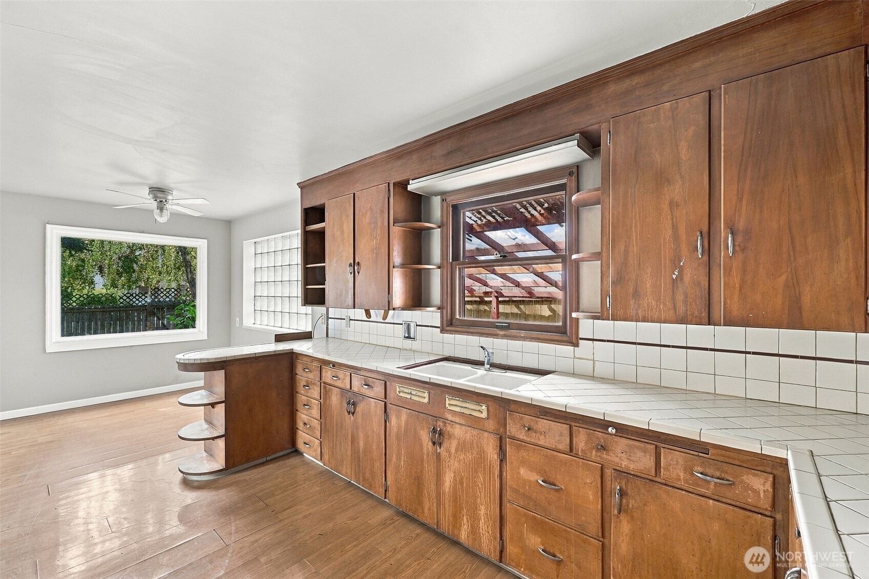 3504 N Monroe Street Property Photo 4