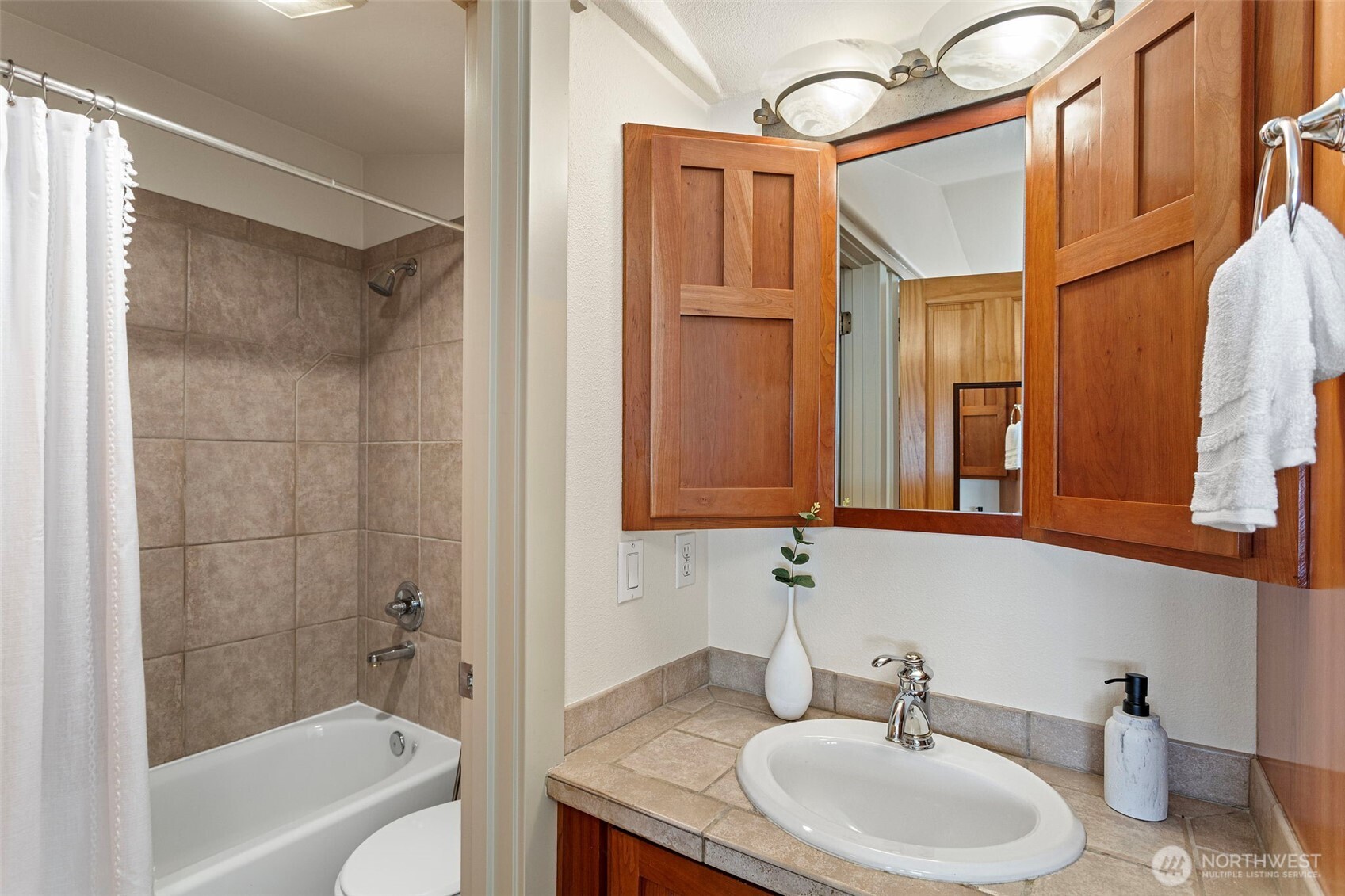 4423 Phinney Avenue F Property Photo 21