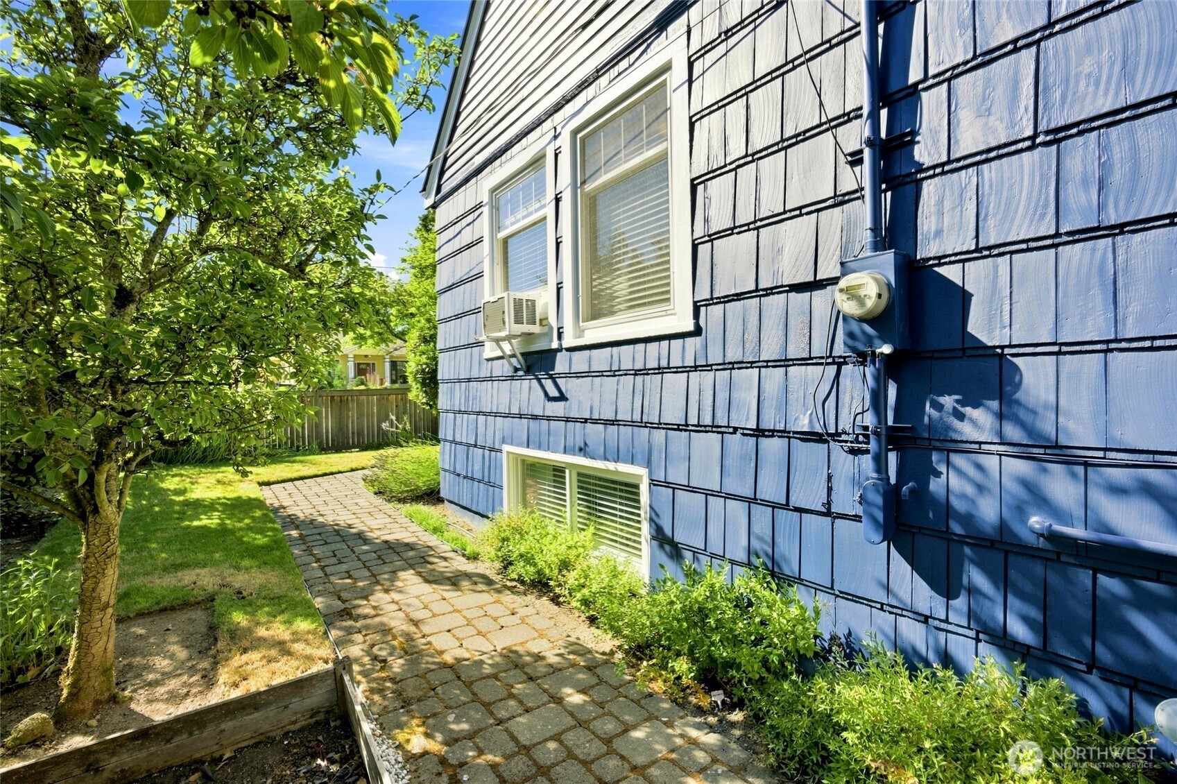 10532 Evanston Avenue Property Photo 4