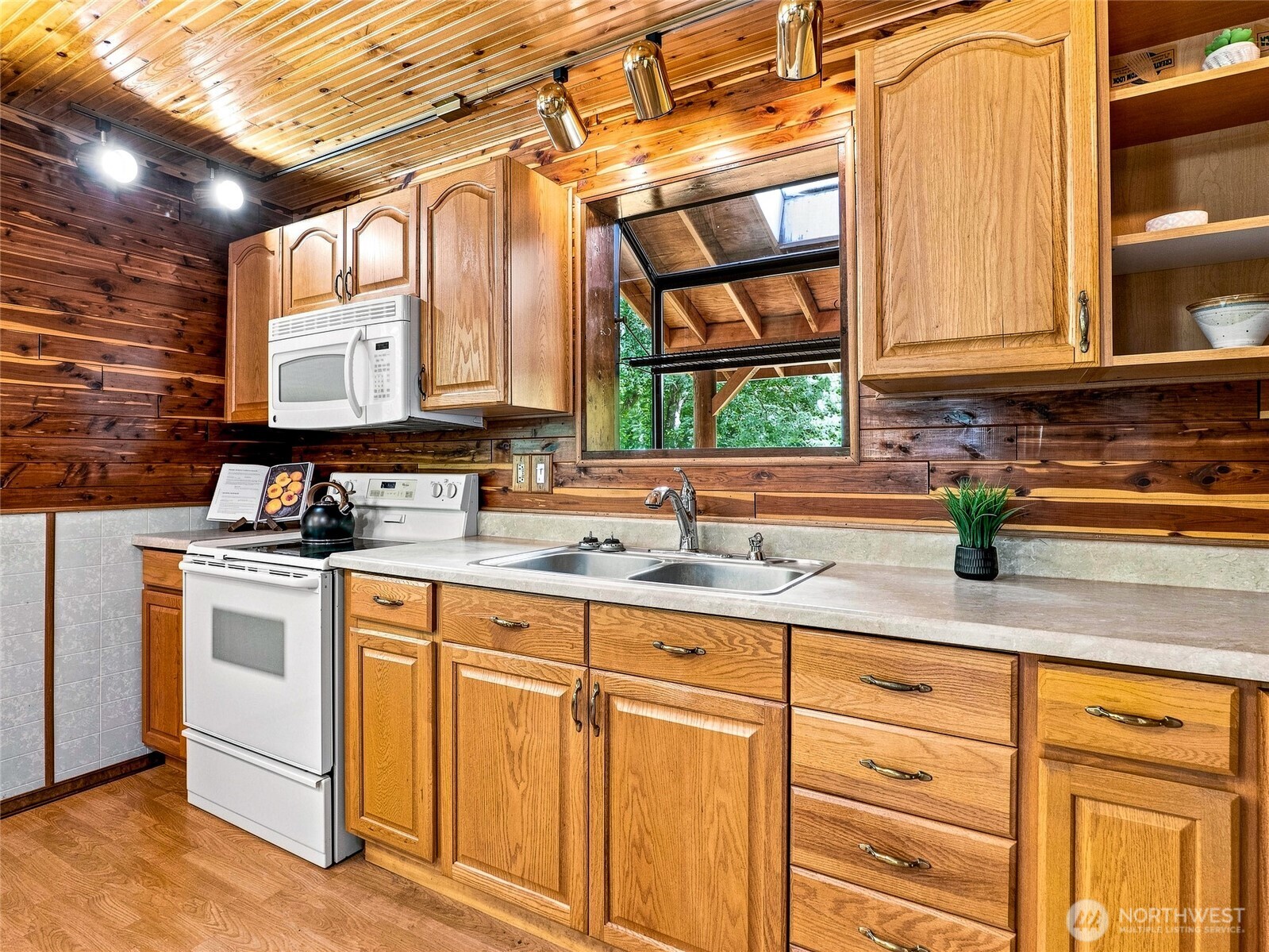 71509 Ne Old Cascade Highway Property Photo 14