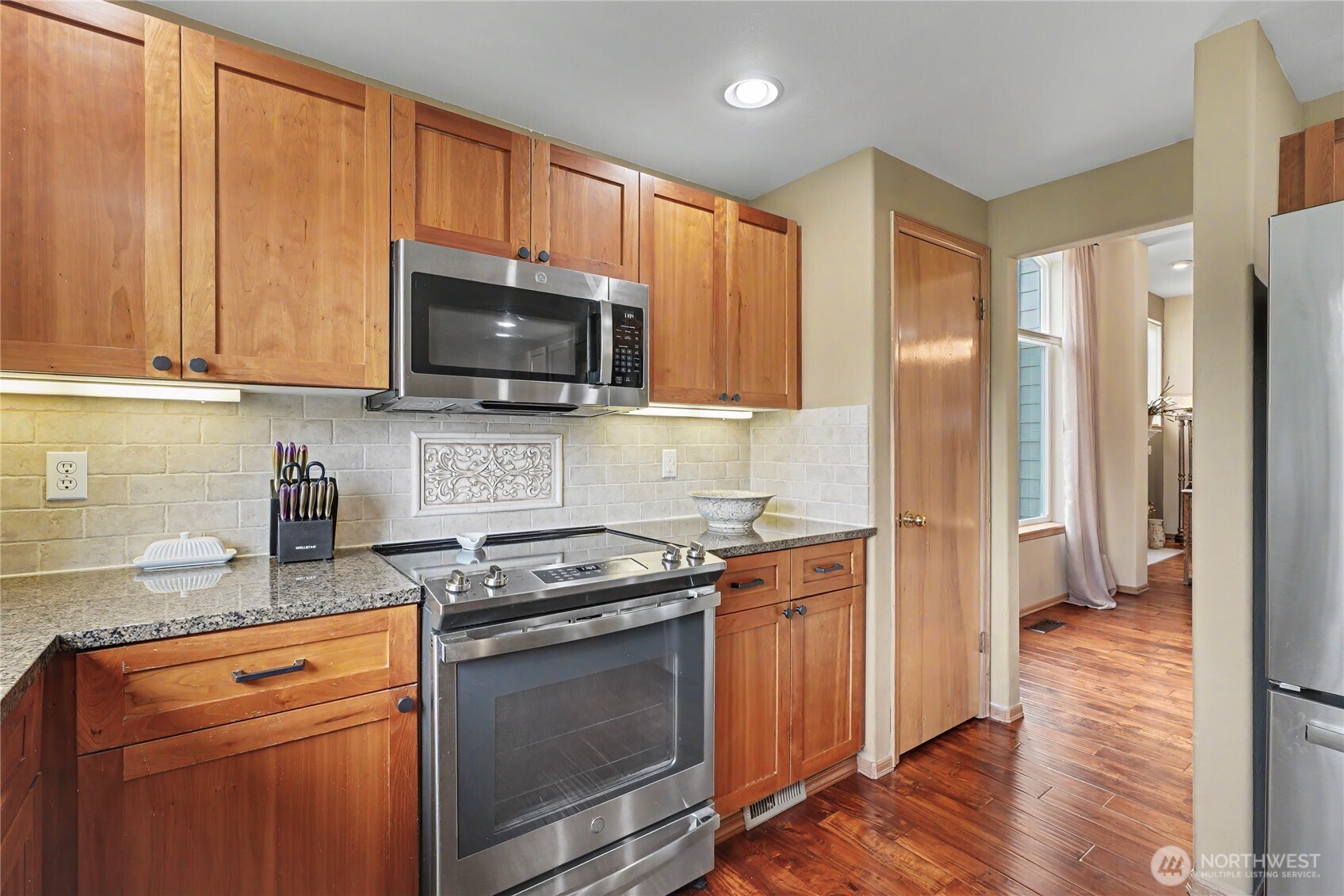 9805 76th Street Property Photo 8