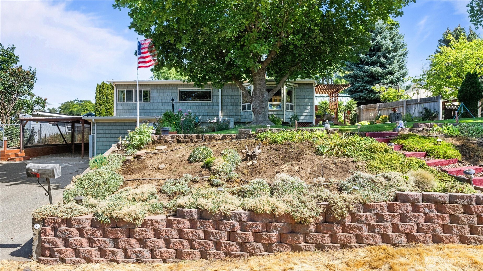 209 S 7th Street Property Photo 2
