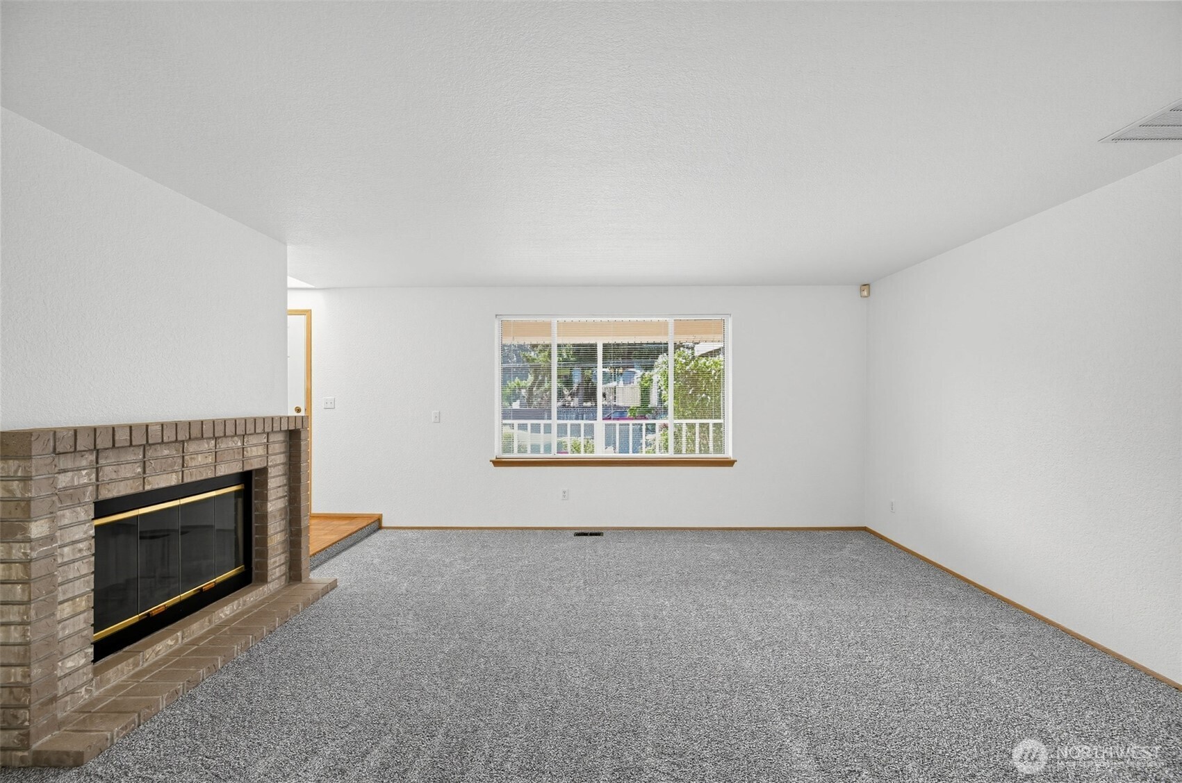 7603 46th Avenue Property Photo 3