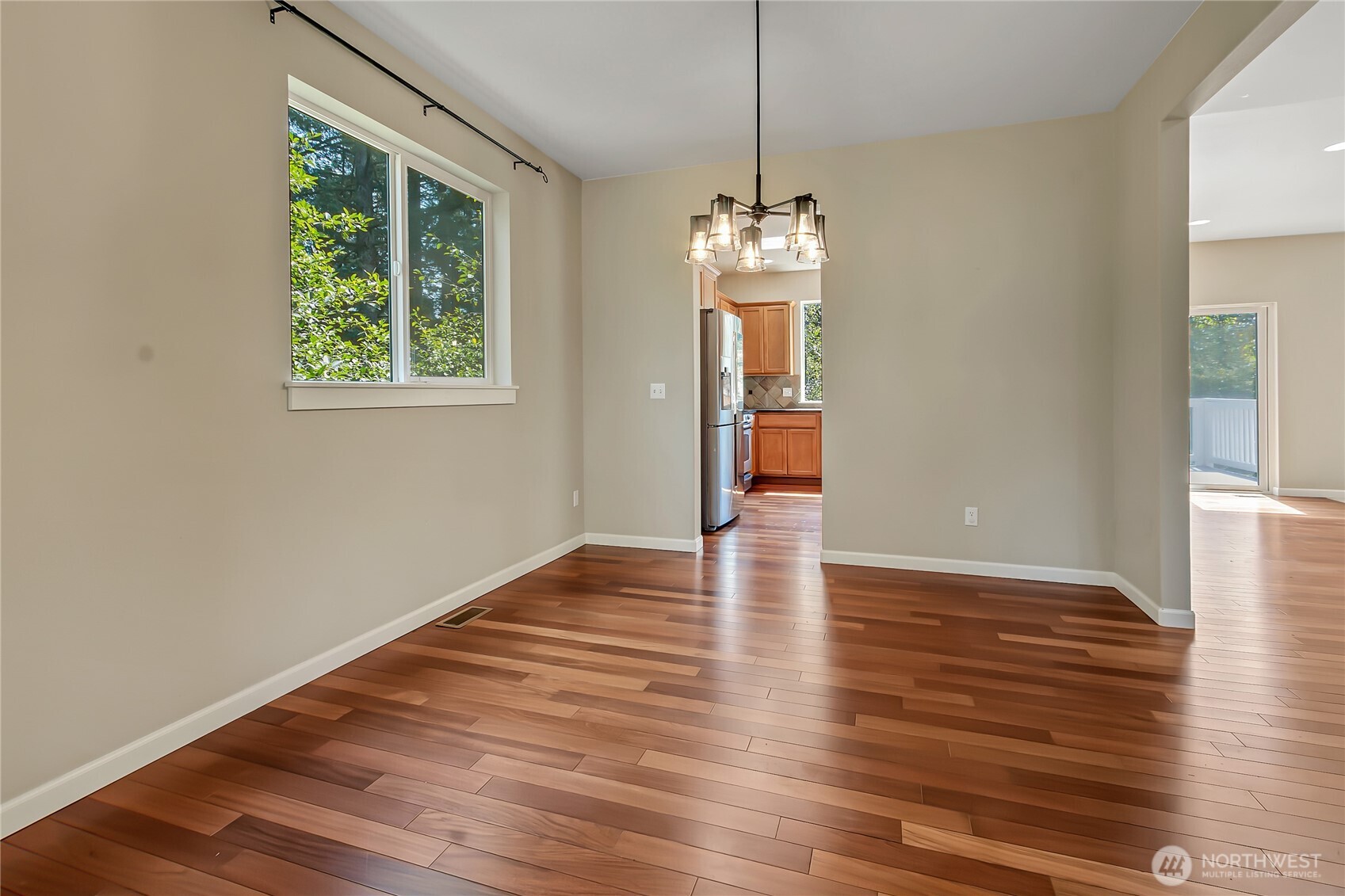 35320 4th Place Property Photo 6