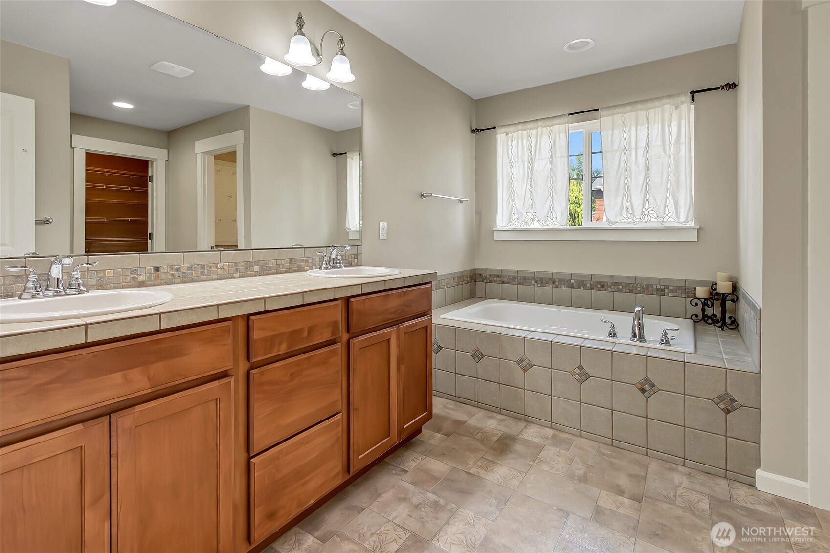 35320 4th Place Property Photo 18