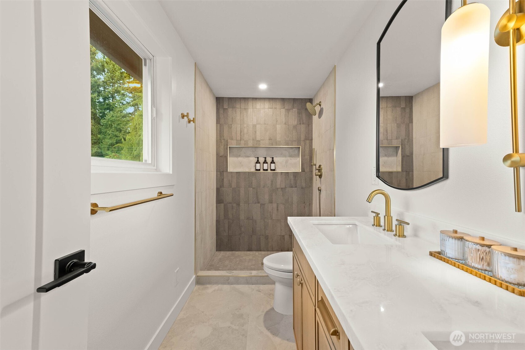 16301 Wallingford Avenue Property Photo 14