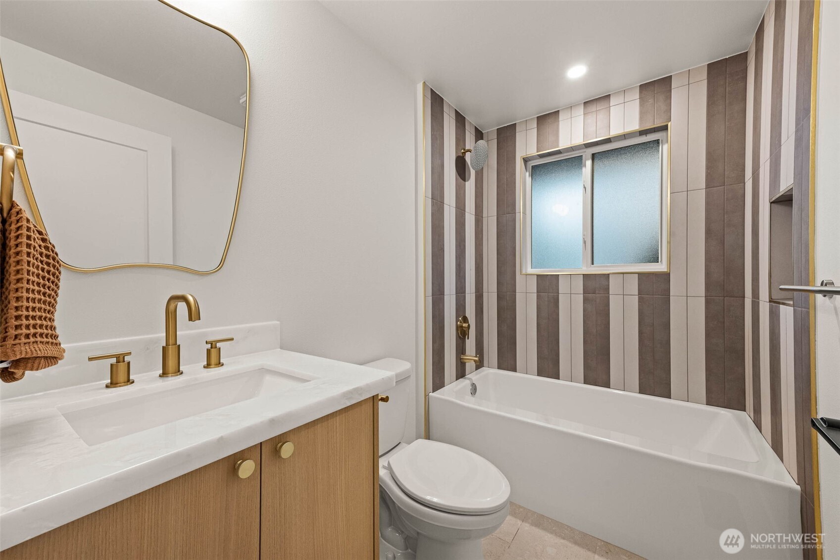 16301 Wallingford Avenue Property Photo 15