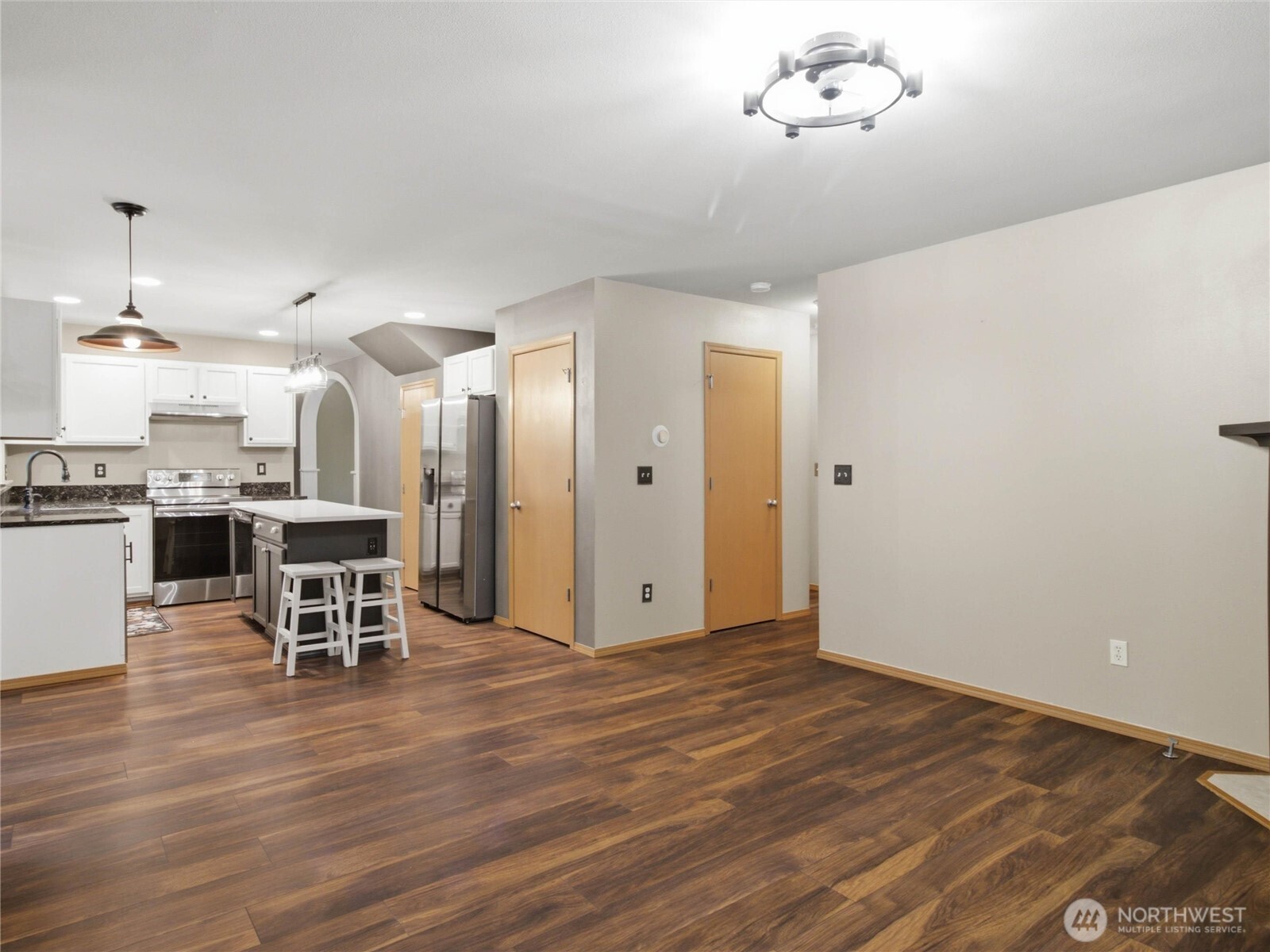 2977 Ne Loyola St Property Photo 17