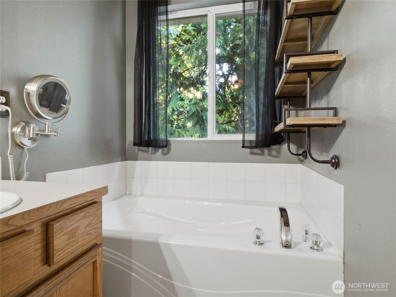 2977 Ne Loyola St Property Photo 22