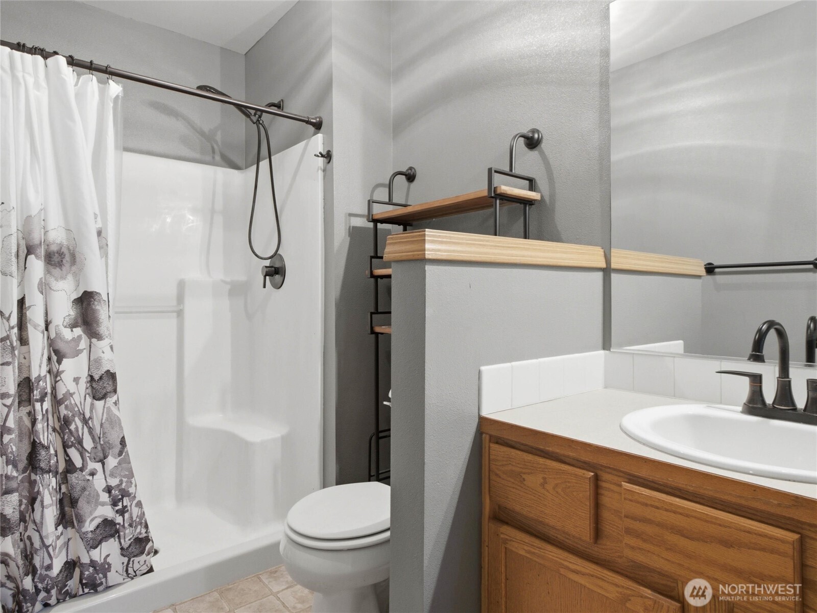 2977 Ne Loyola St Property Photo 23