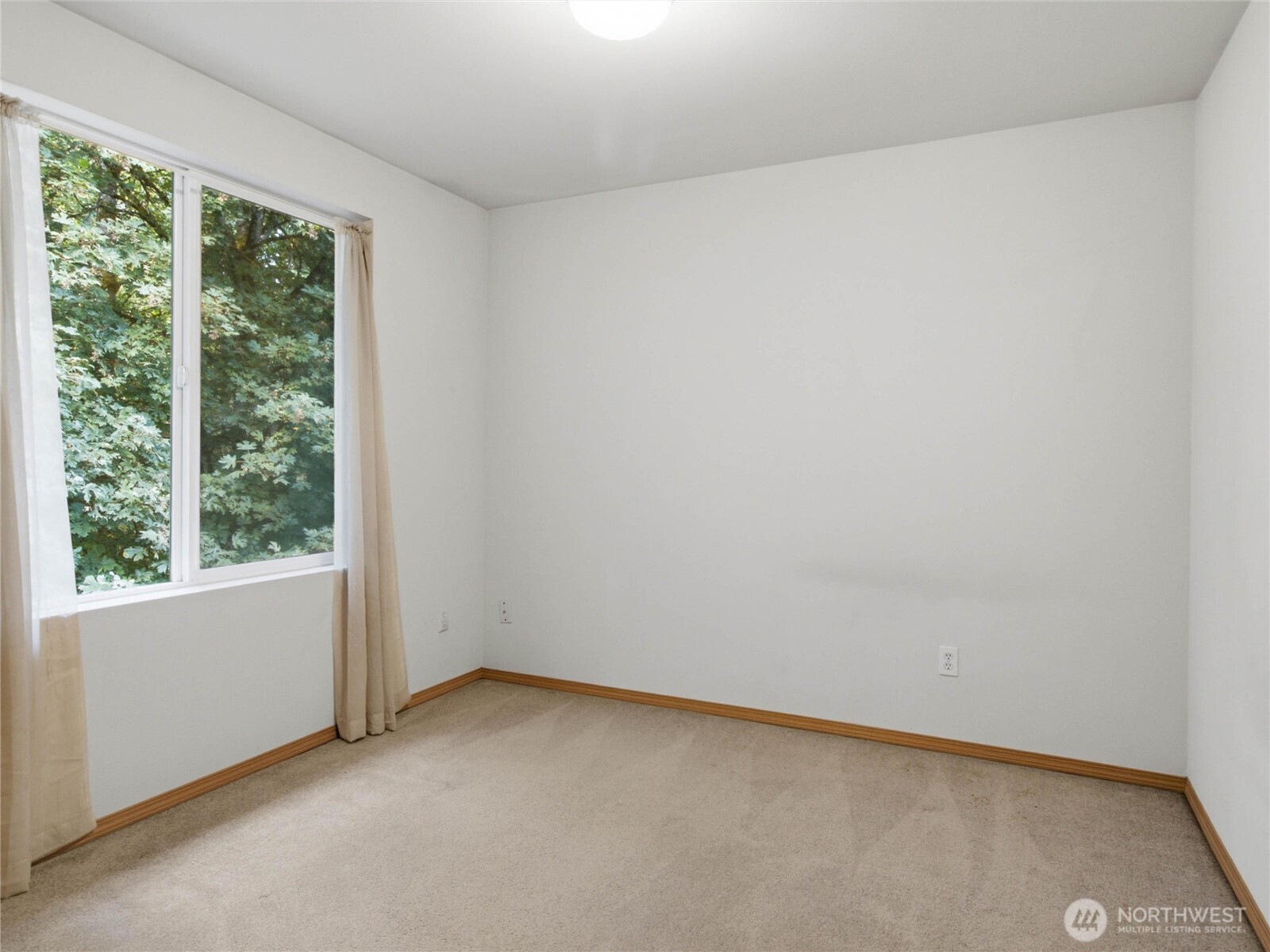 2977 Ne Loyola St Property Photo 30