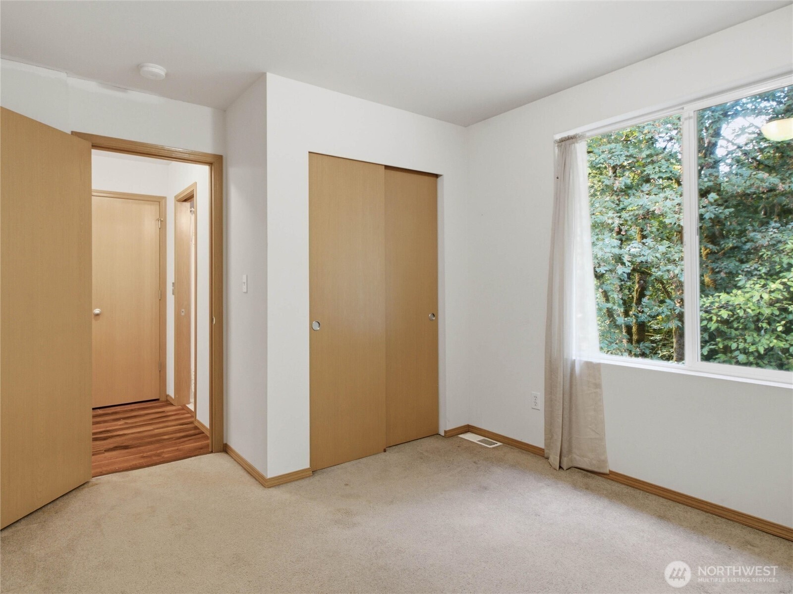 2977 Ne Loyola St Property Photo 31