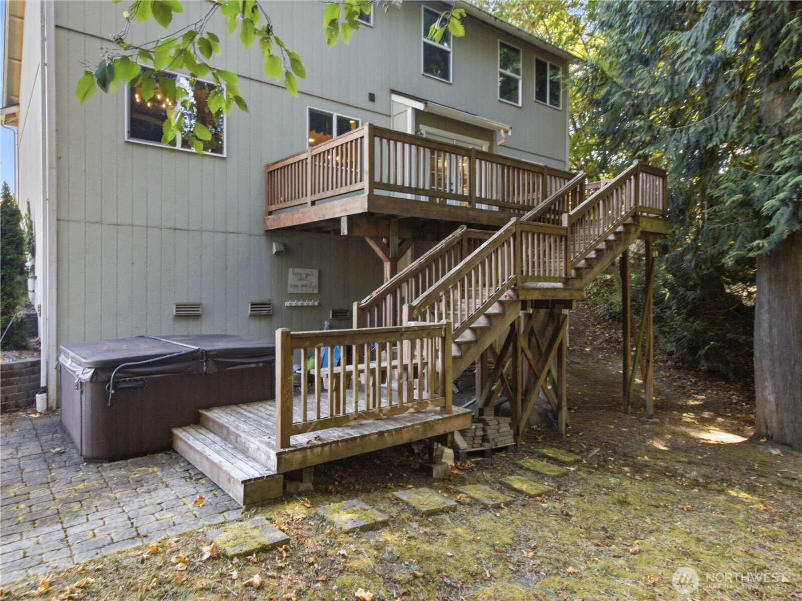 2977 Ne Loyola St Property Photo 34