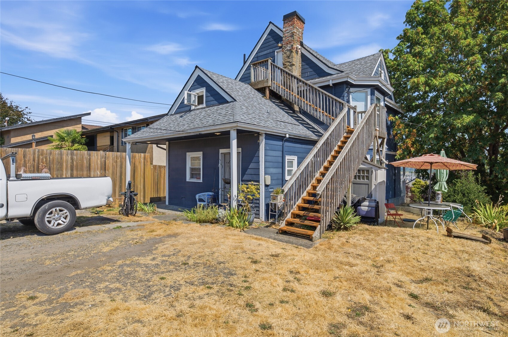 3432 Lombard Avenue Property Photo 4