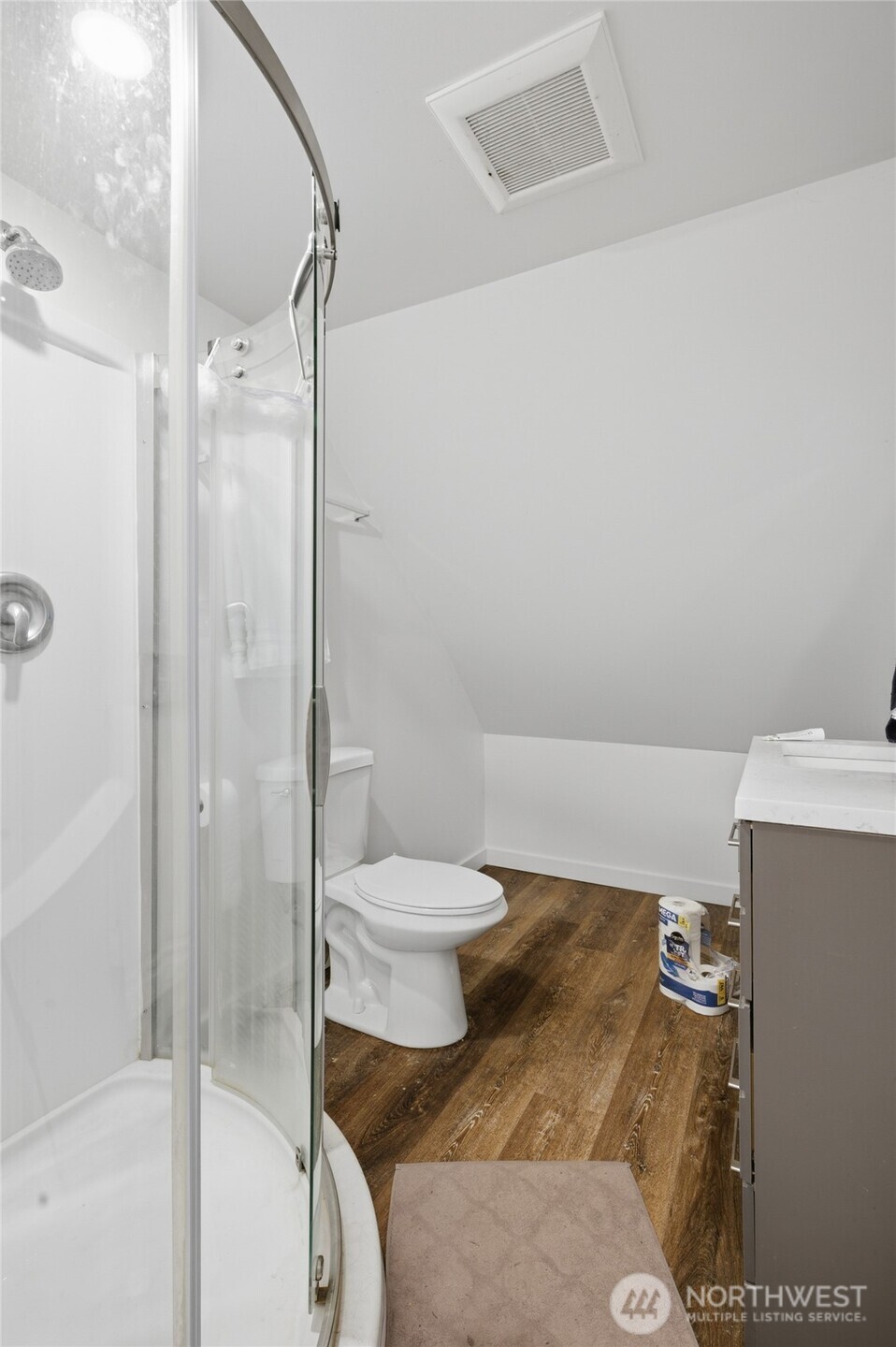 3432 Lombard Avenue Property Photo 14