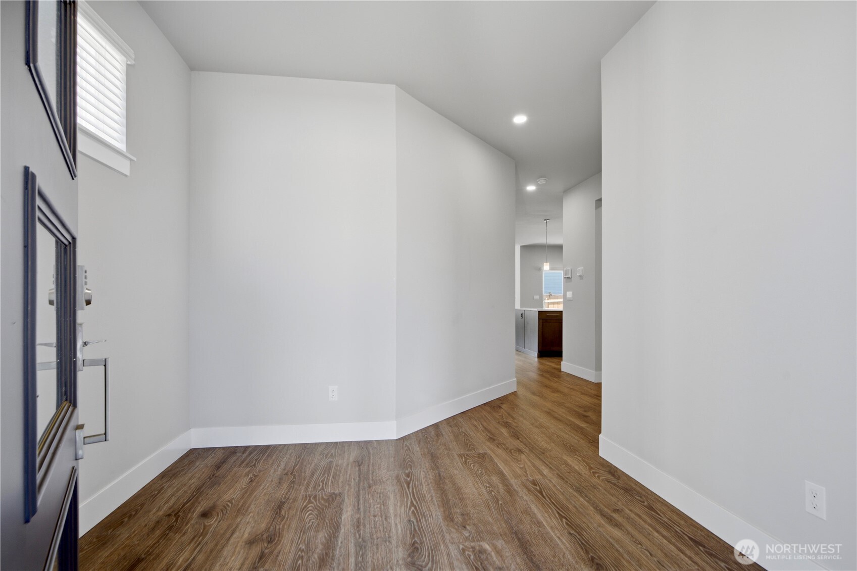 6302 206th Place Property Photo 5