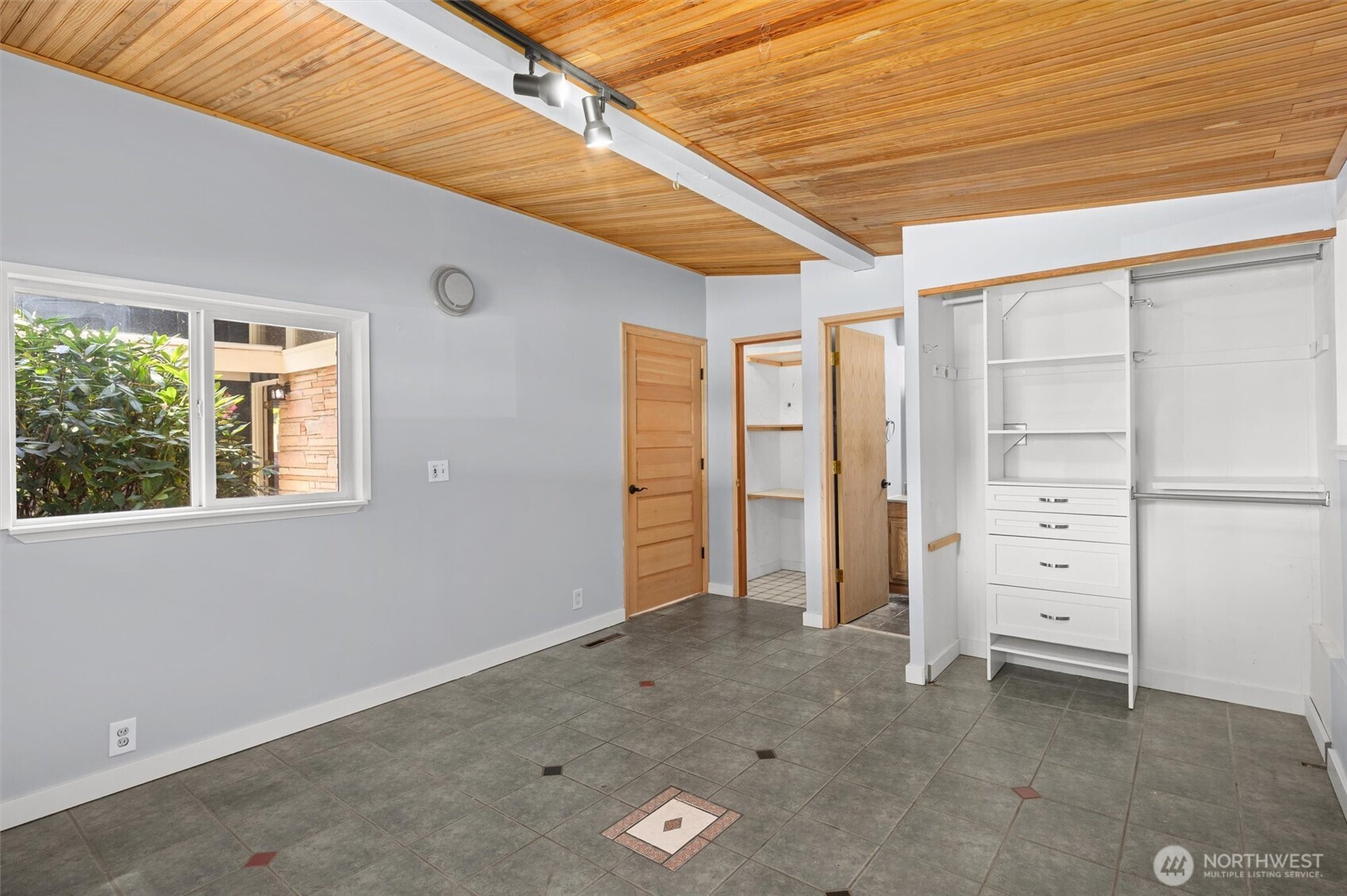 1216 N 172nd Street Property Photo 15