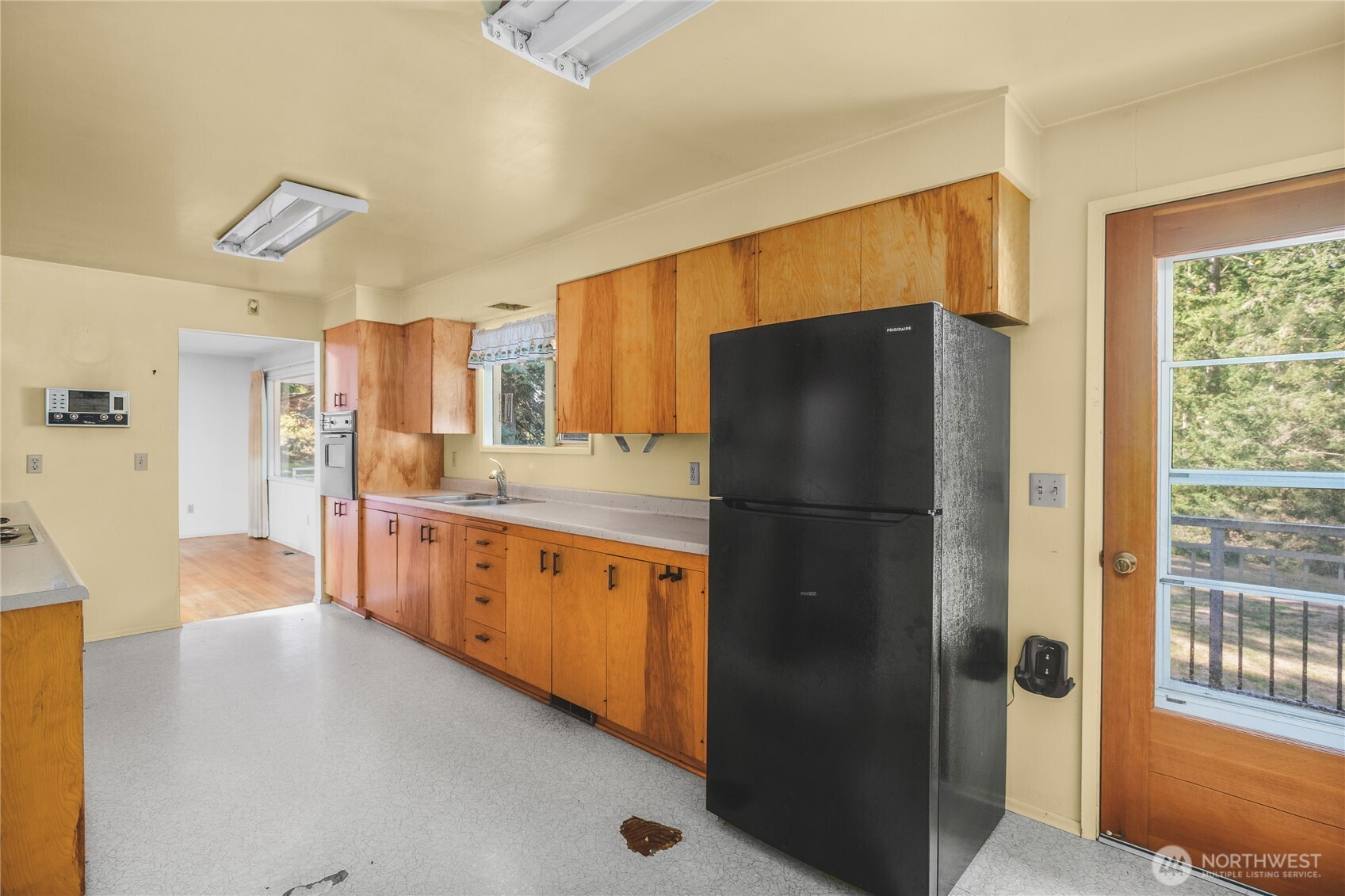 4116 A Avenue Property Photo 8