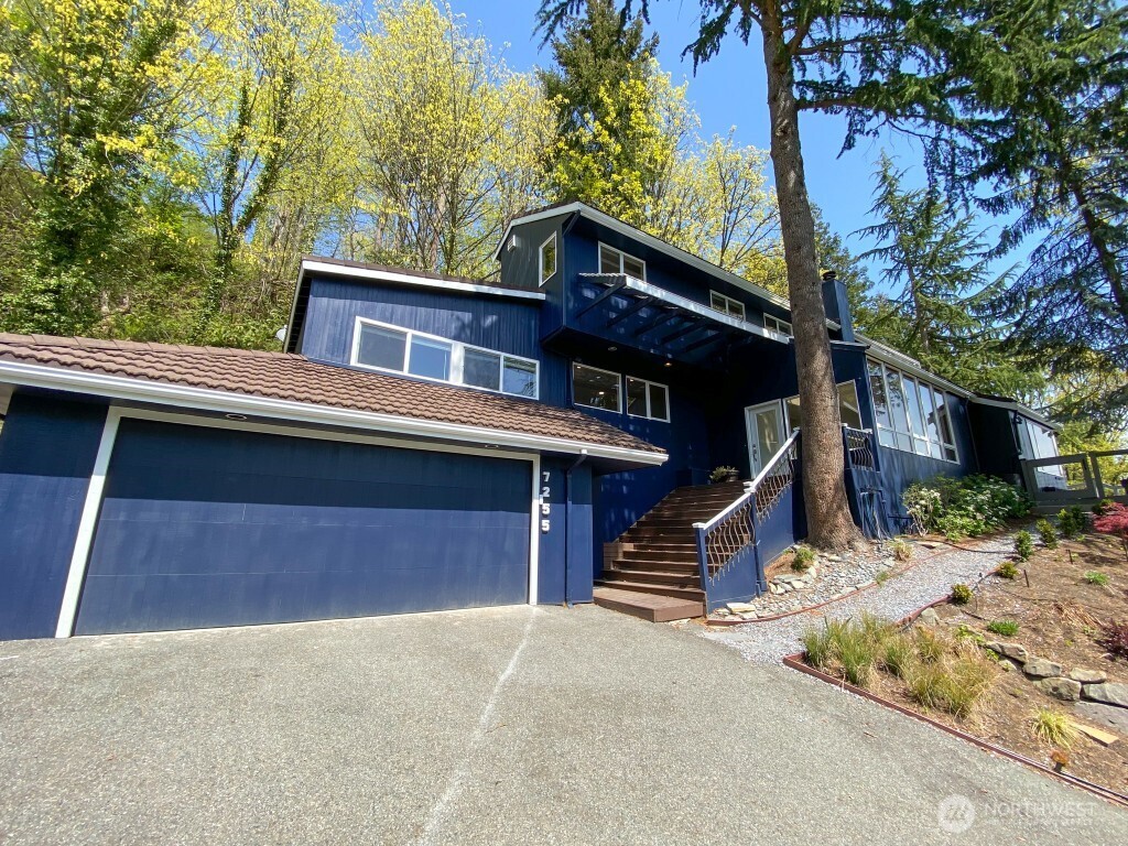 7255 E Mercer Way Property Photo 1