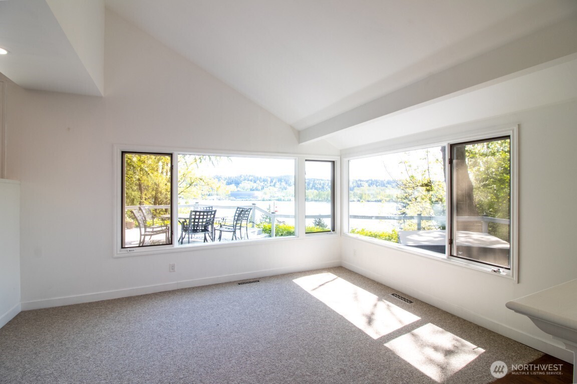 7255 E Mercer Way Property Photo 6