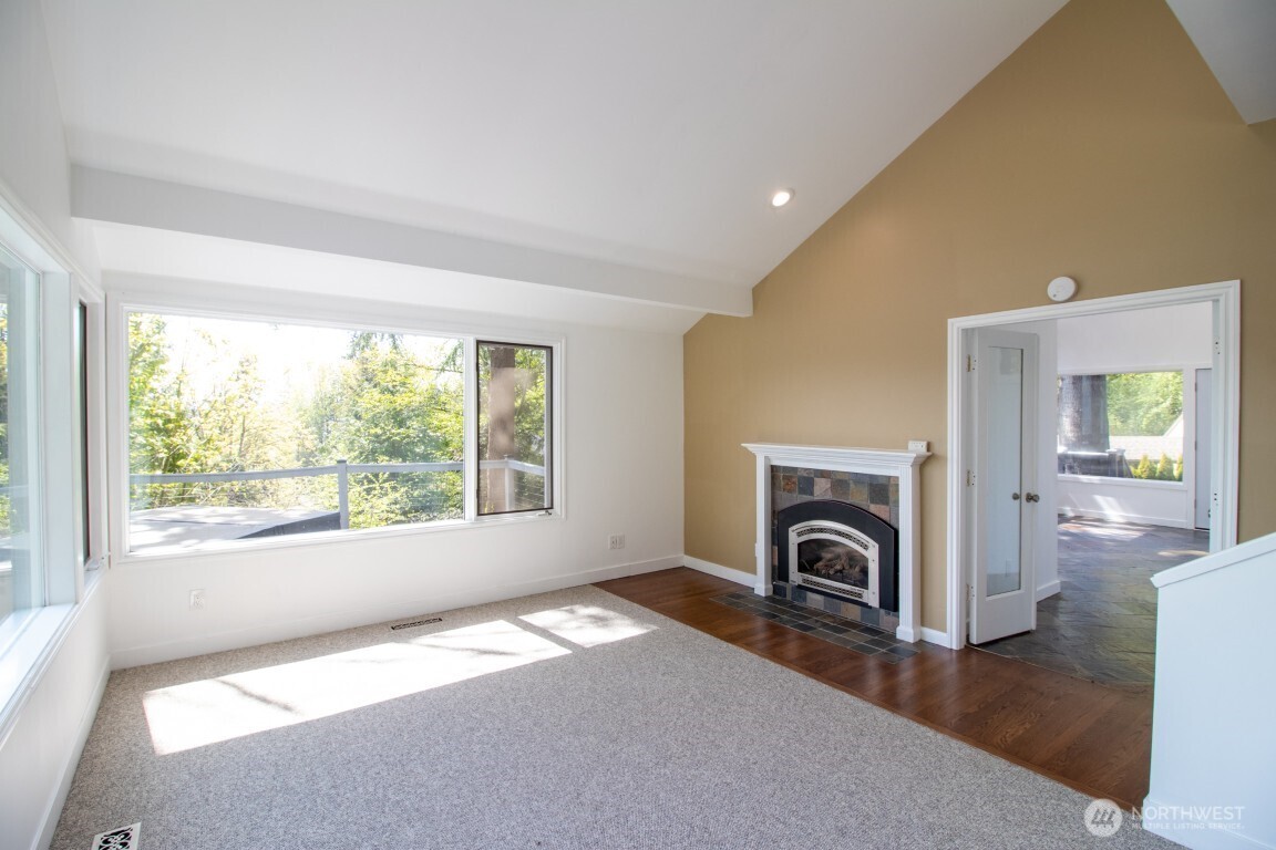 7255 E Mercer Way Property Photo 8