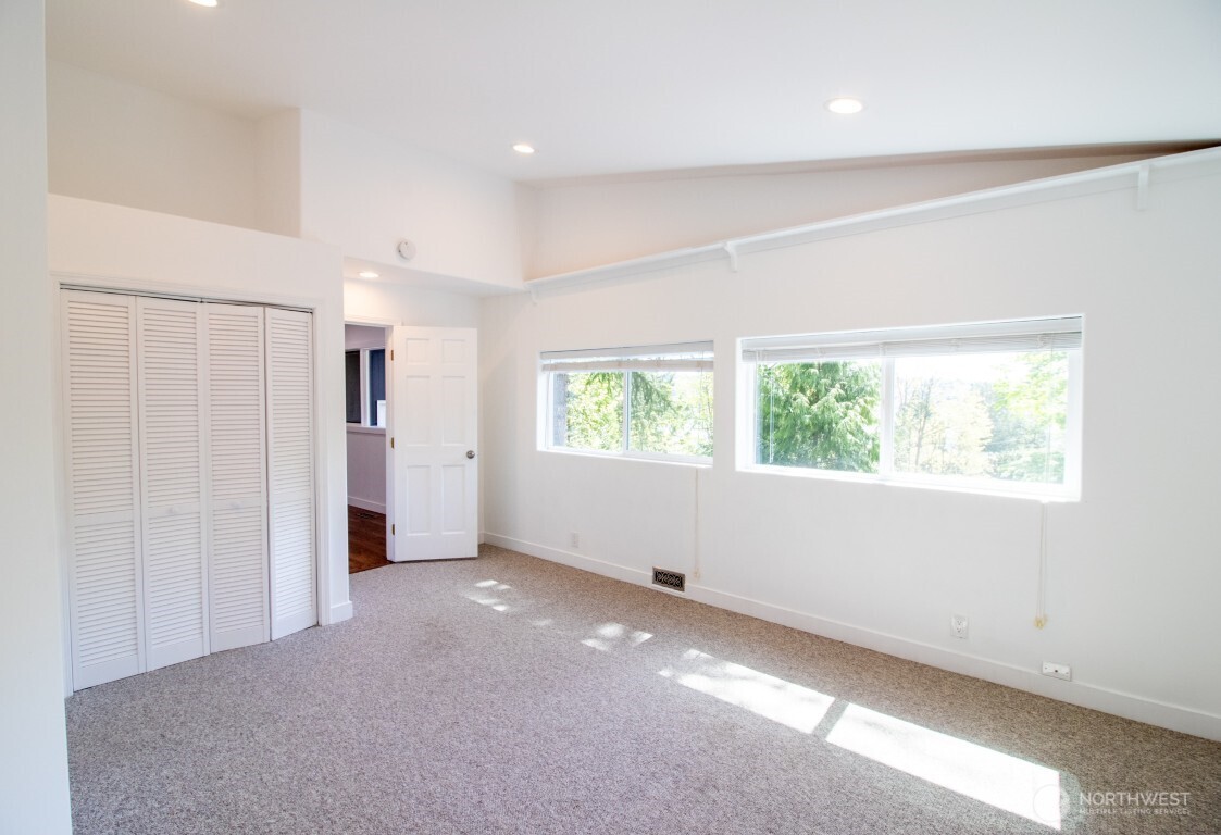 7255 E Mercer Way Property Photo 17