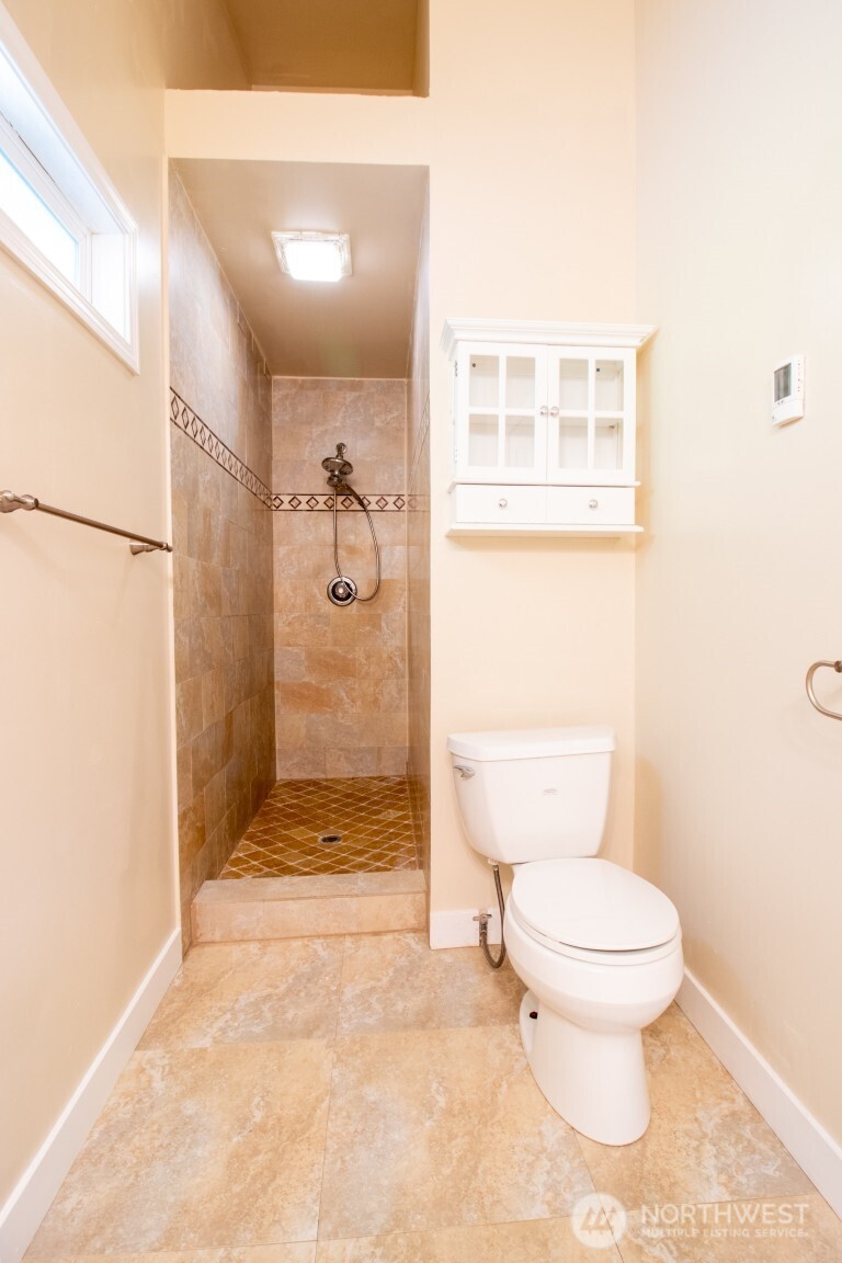 7255 E Mercer Way Property Photo 18