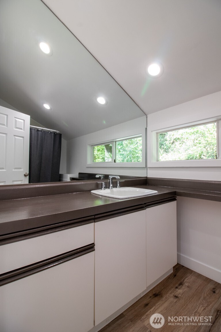 7255 E Mercer Way Property Photo 24
