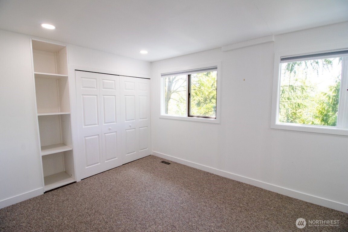 7255 E Mercer Way Property Photo 25