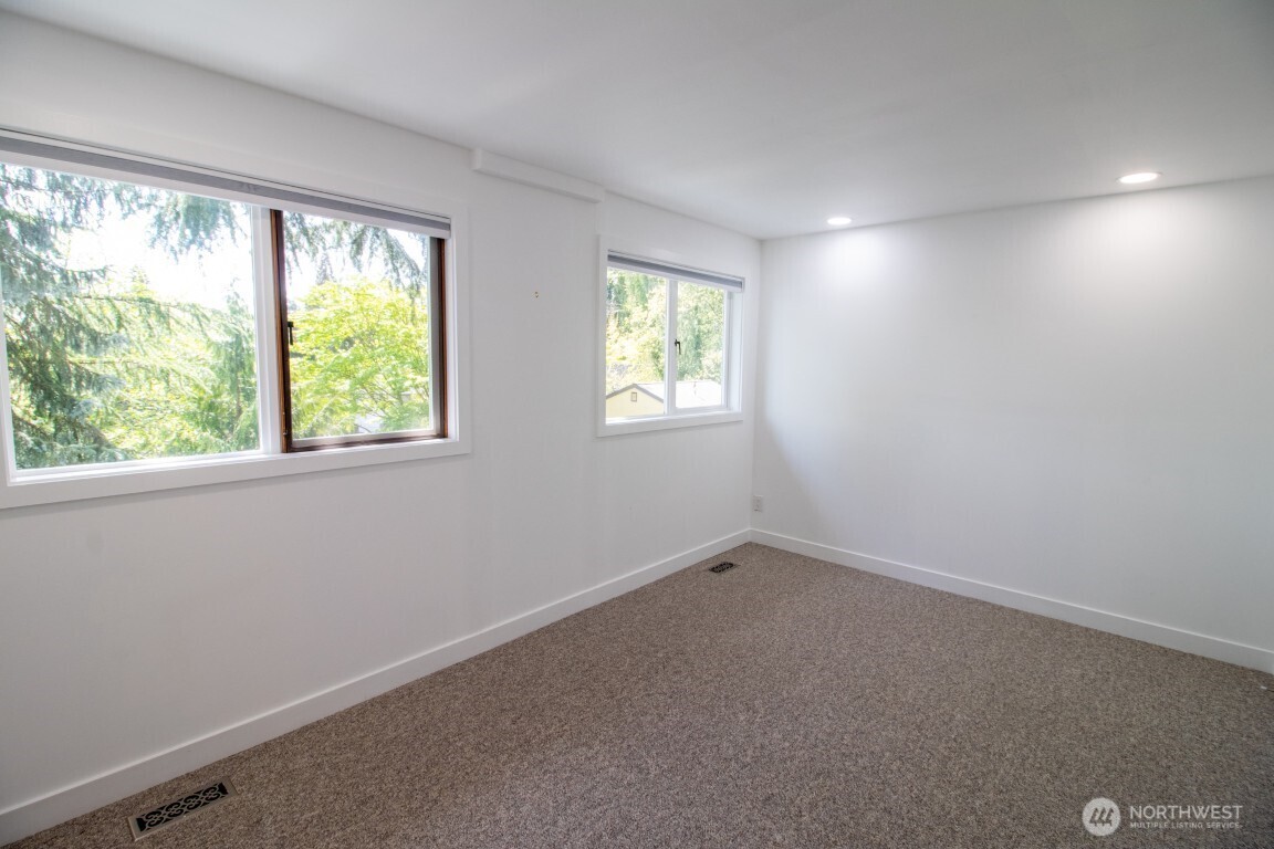 7255 E Mercer Way Property Photo 26