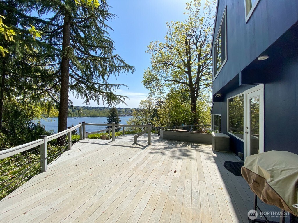 7255 E Mercer Way Property Photo 32