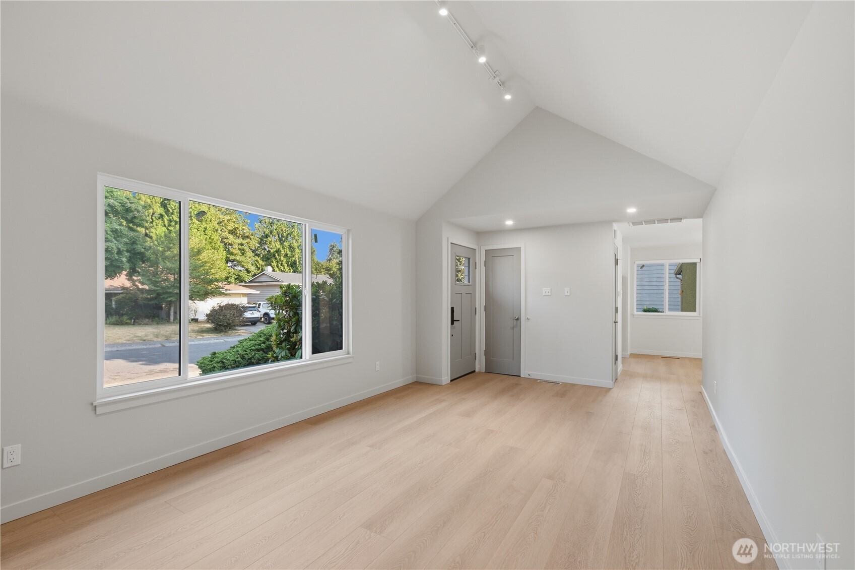 13905 121st Avenue Property Photo 4